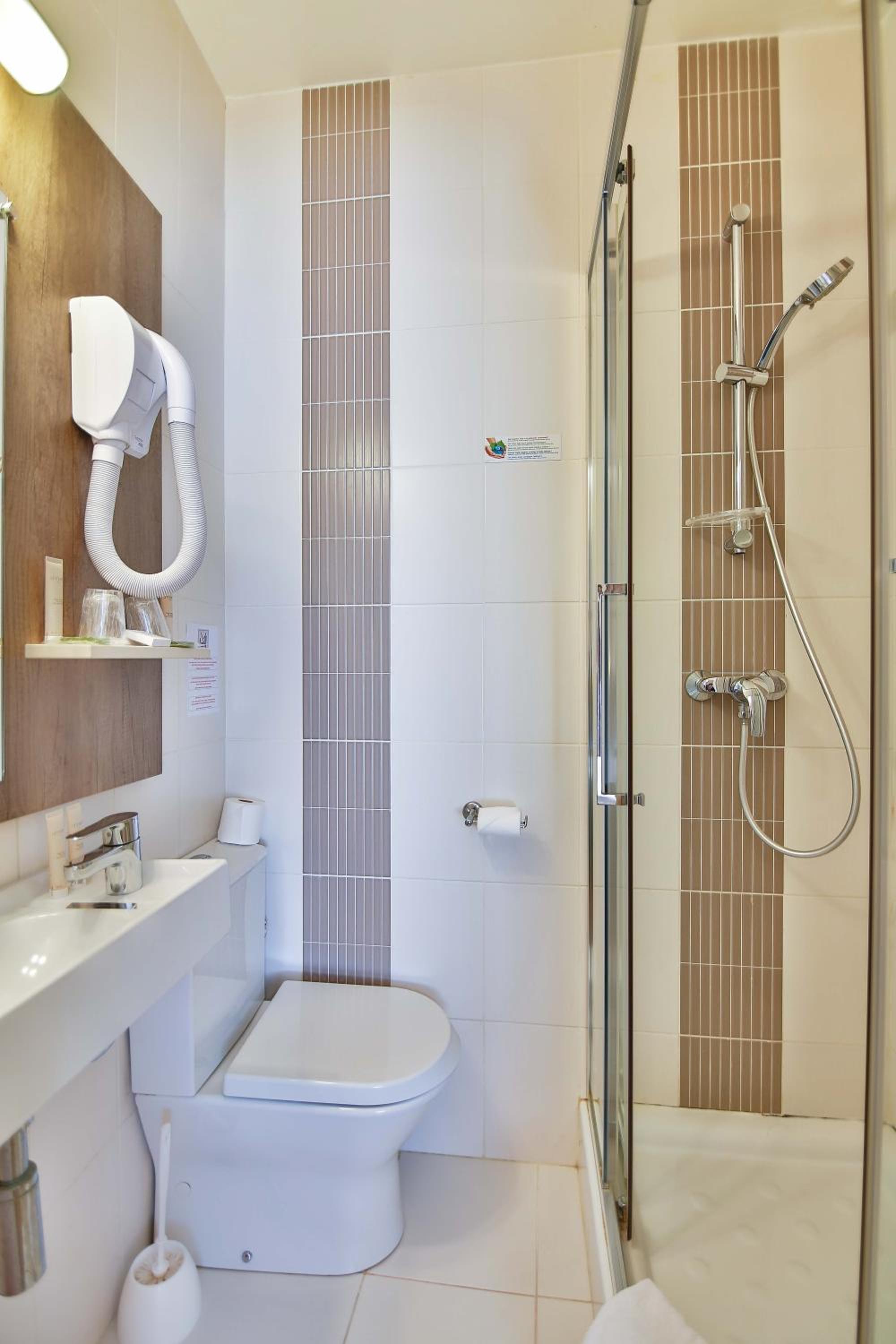 Small Standard Room - Photo 6