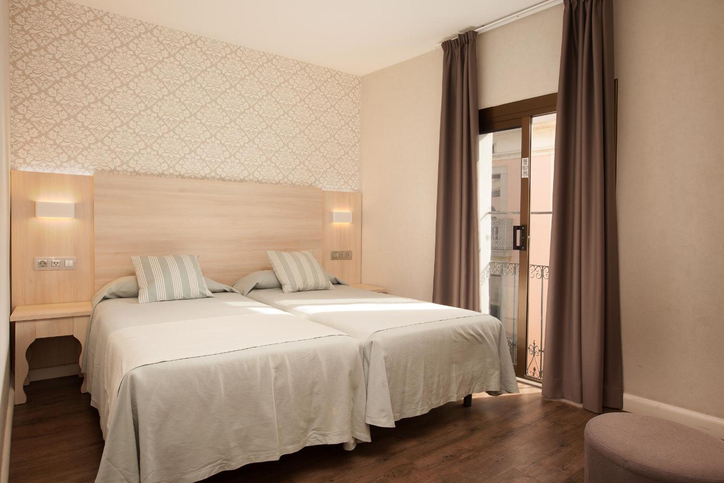 Standard Twin Room photo 2