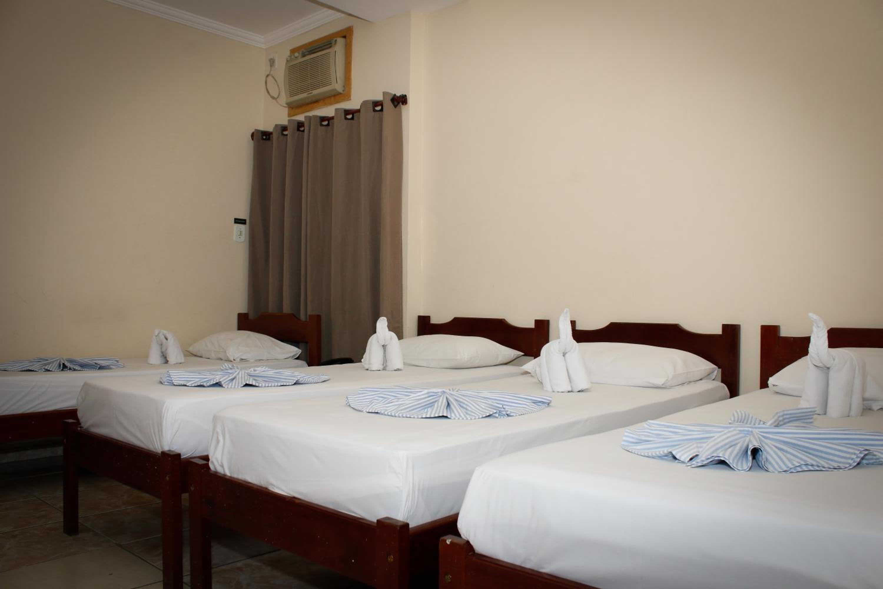 Standard Quadruple Room - Photo 1