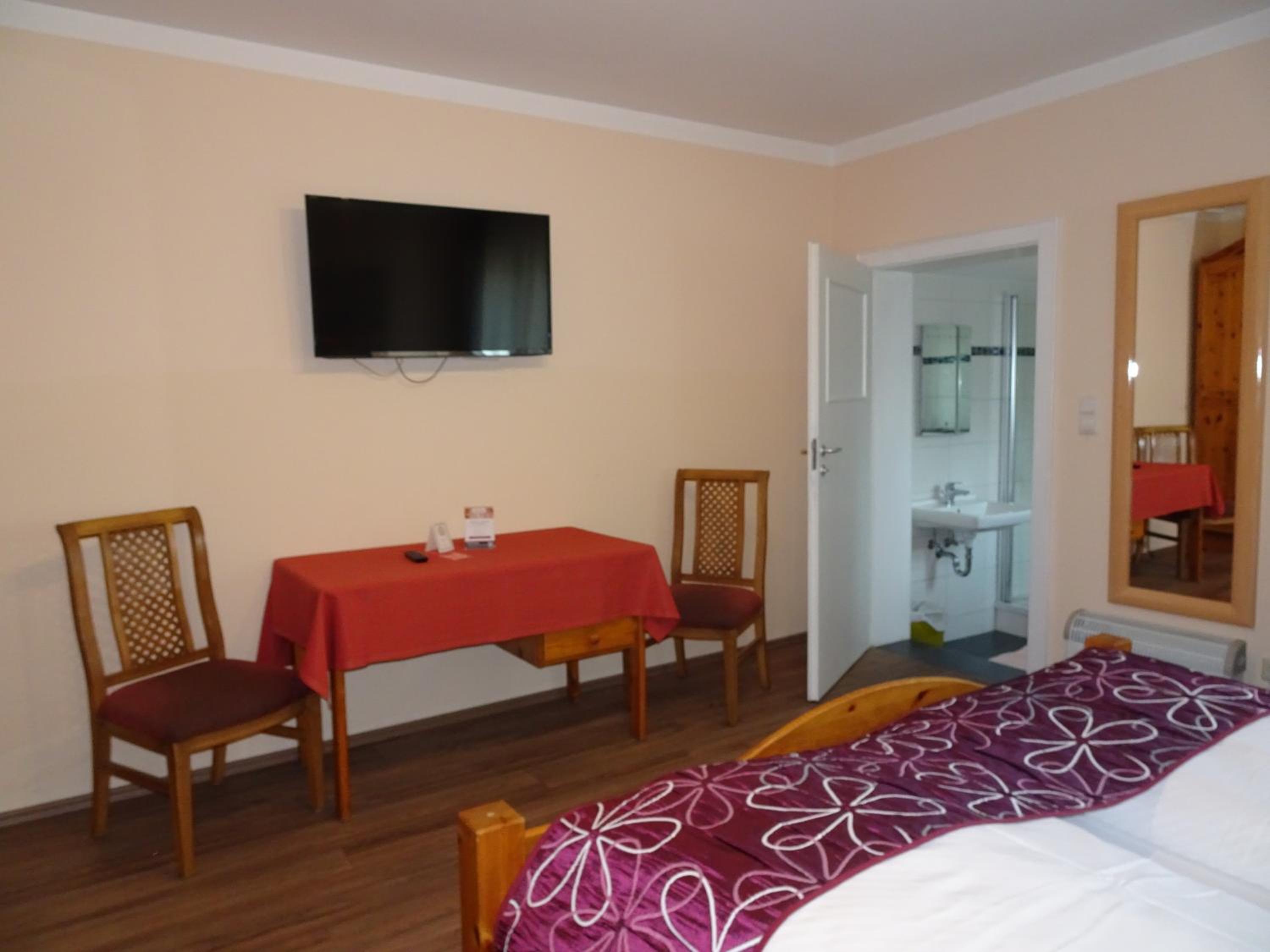 Standard Double Room - Photo 2