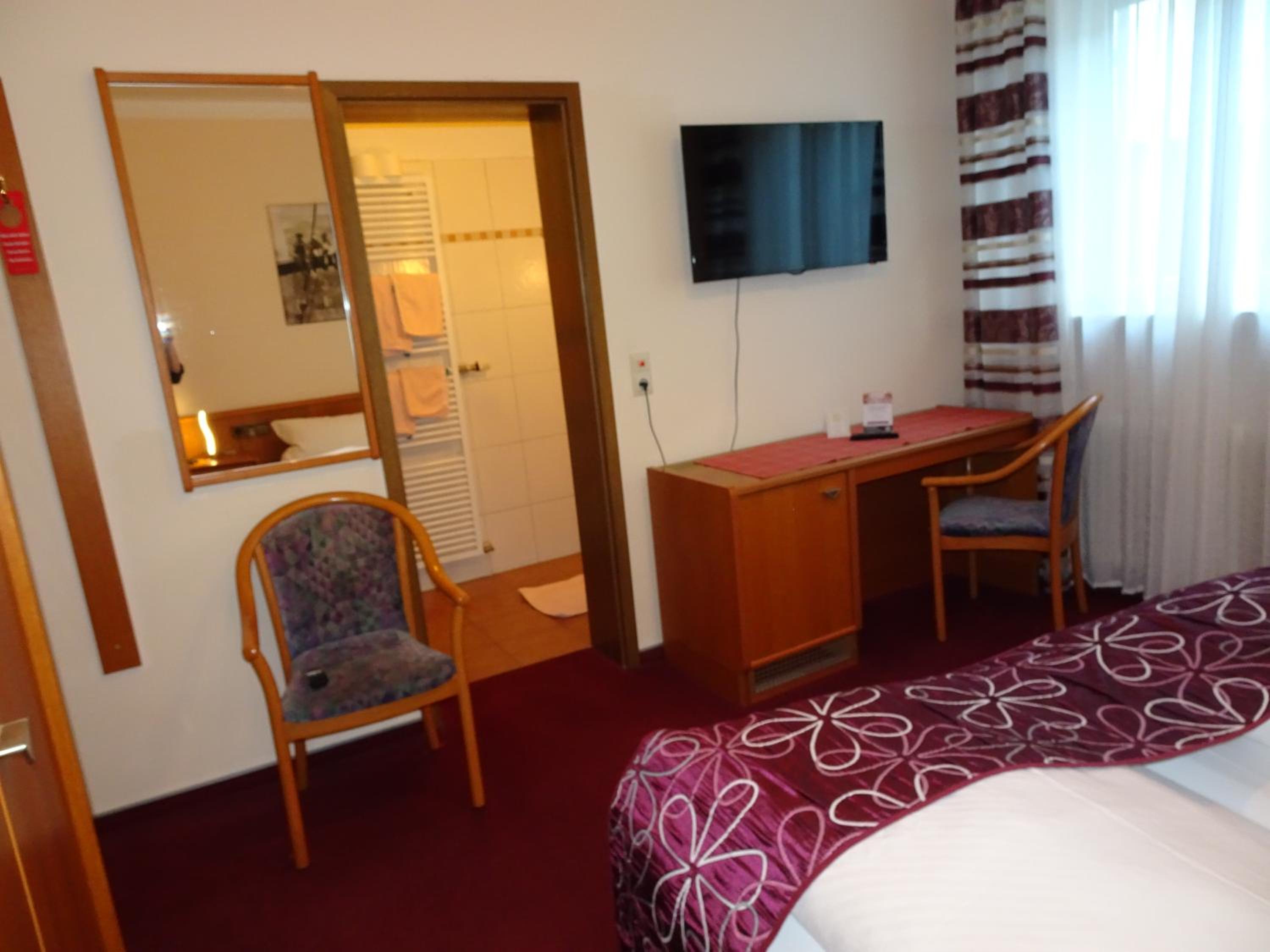 Standard Double Room - Photo 4