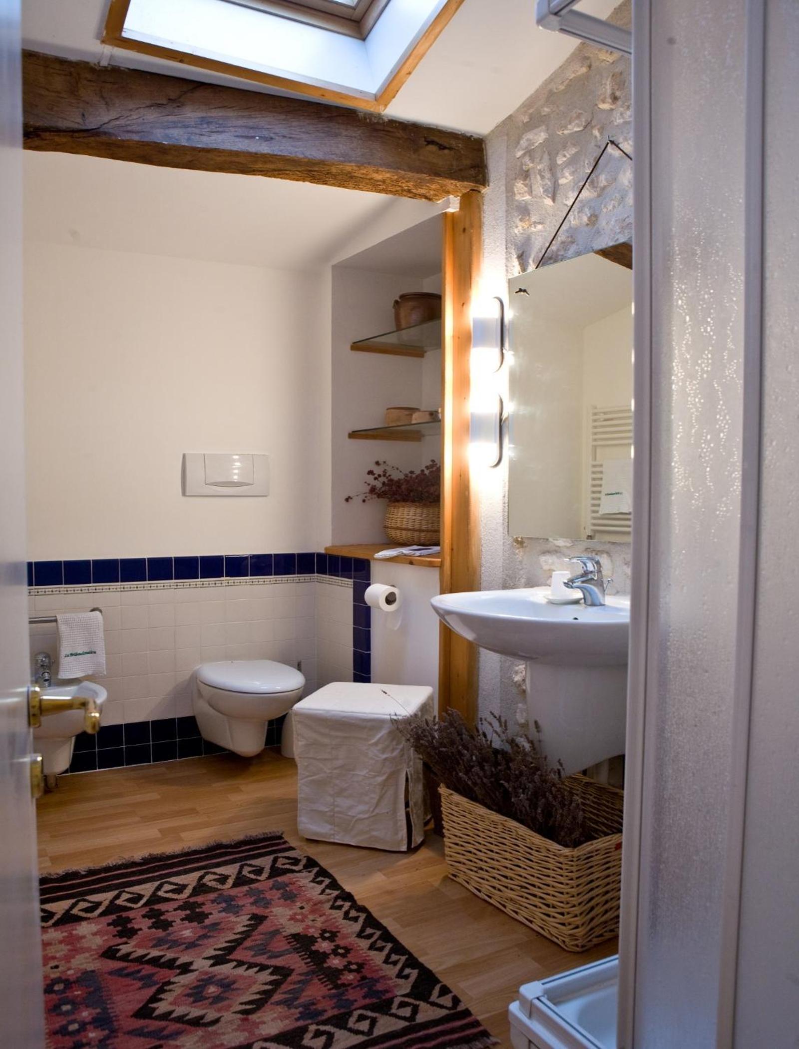 Twin Room - Photo 2