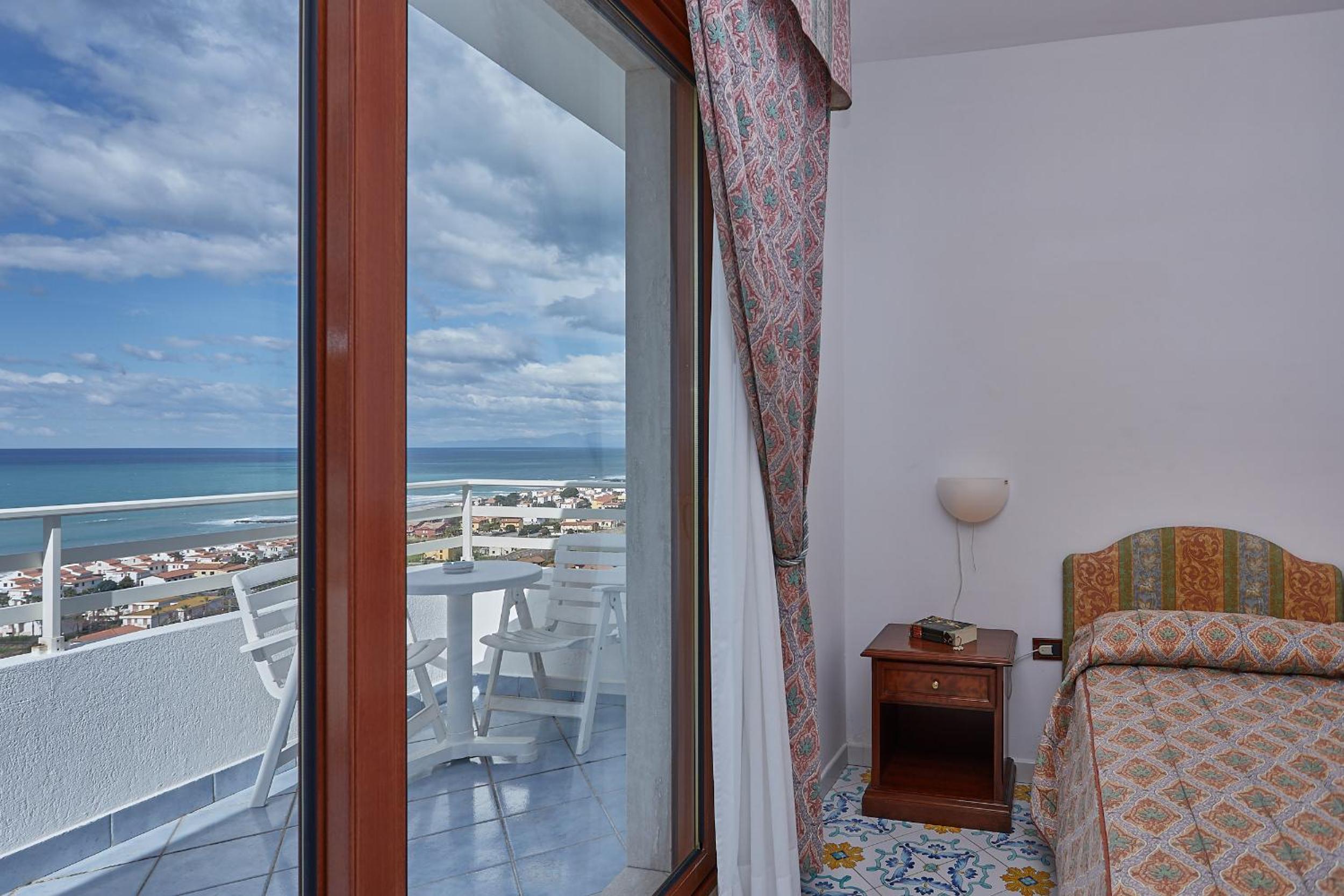 Double Room with Sea View photo 2