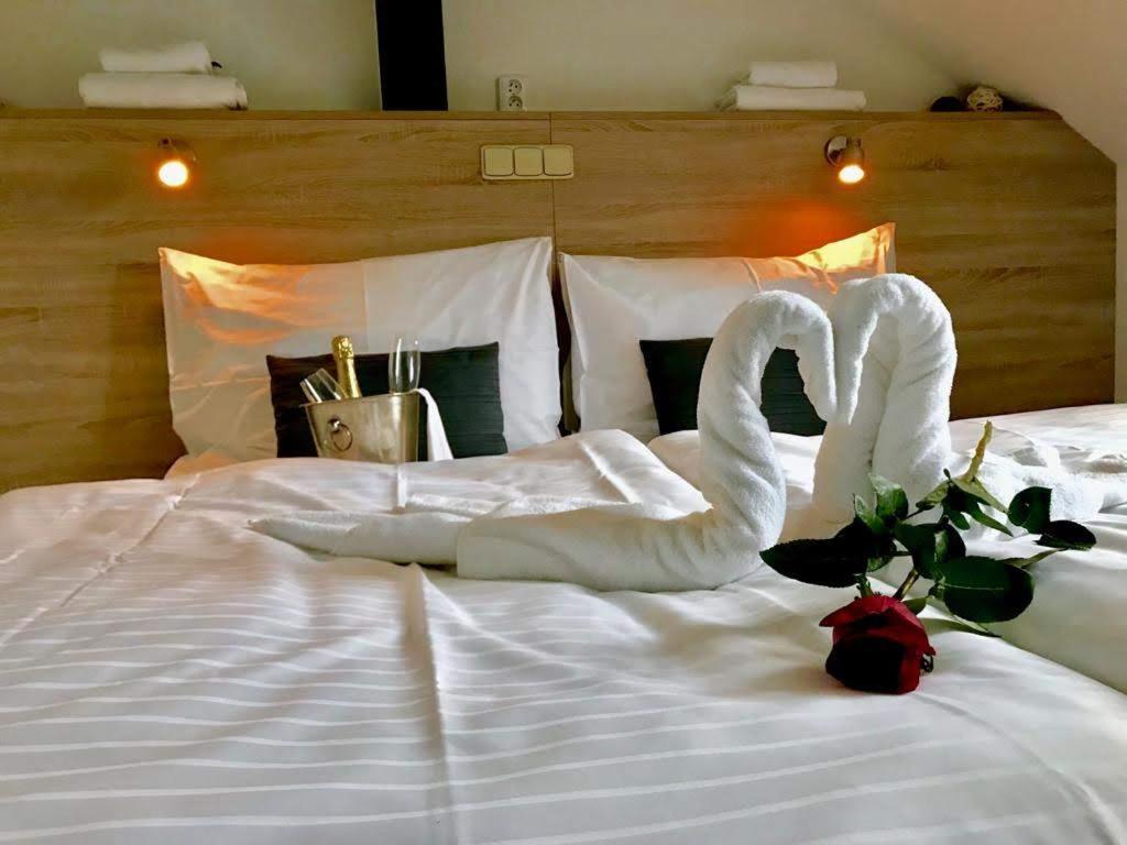 Standard Double or Twin Room photo 2