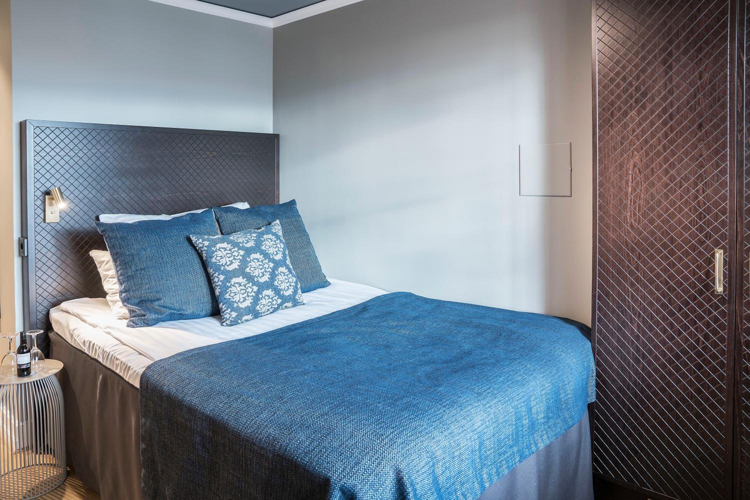 Compact Single Room photo 2