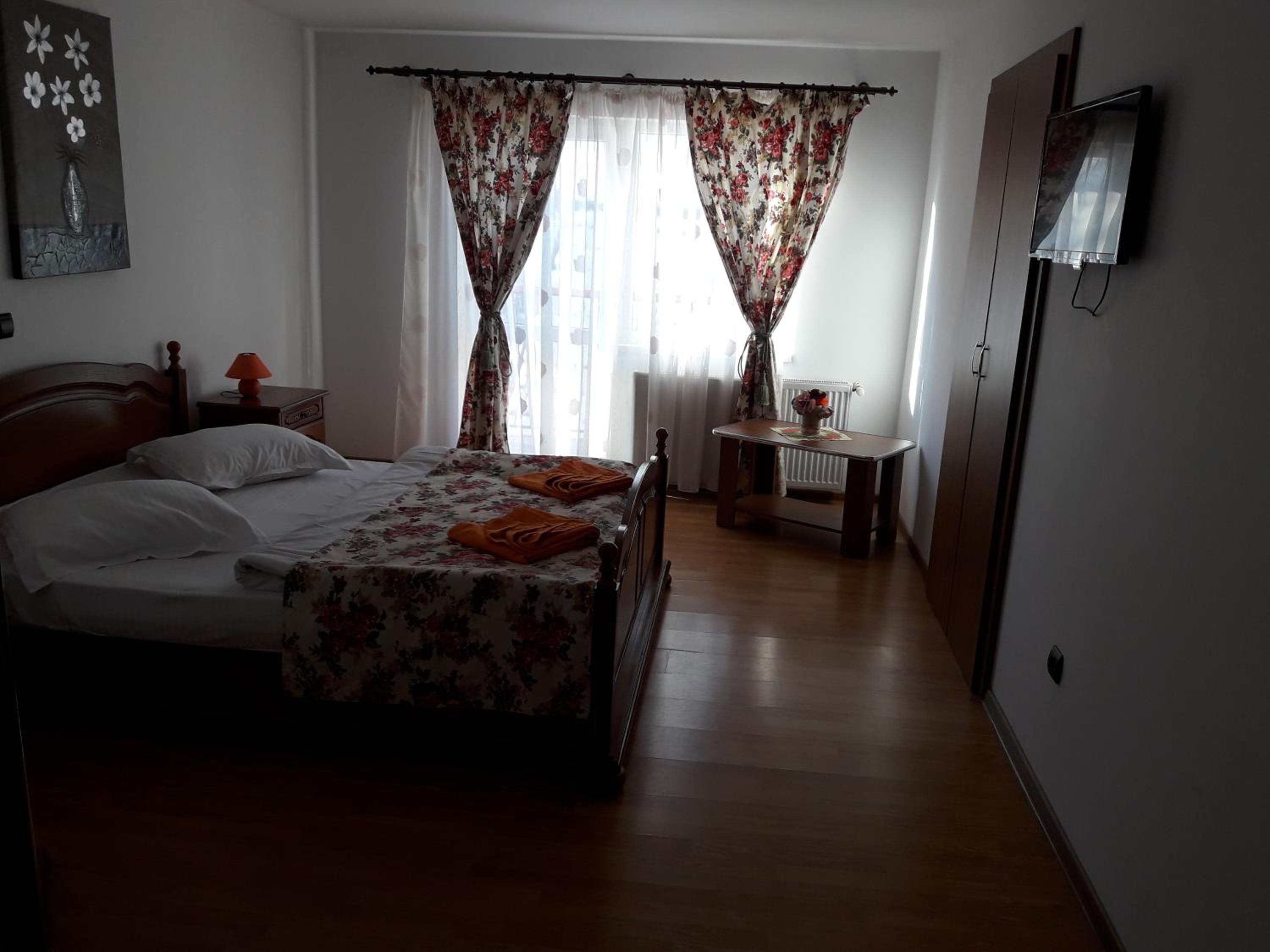 Double Room with Balcony - Photo 31