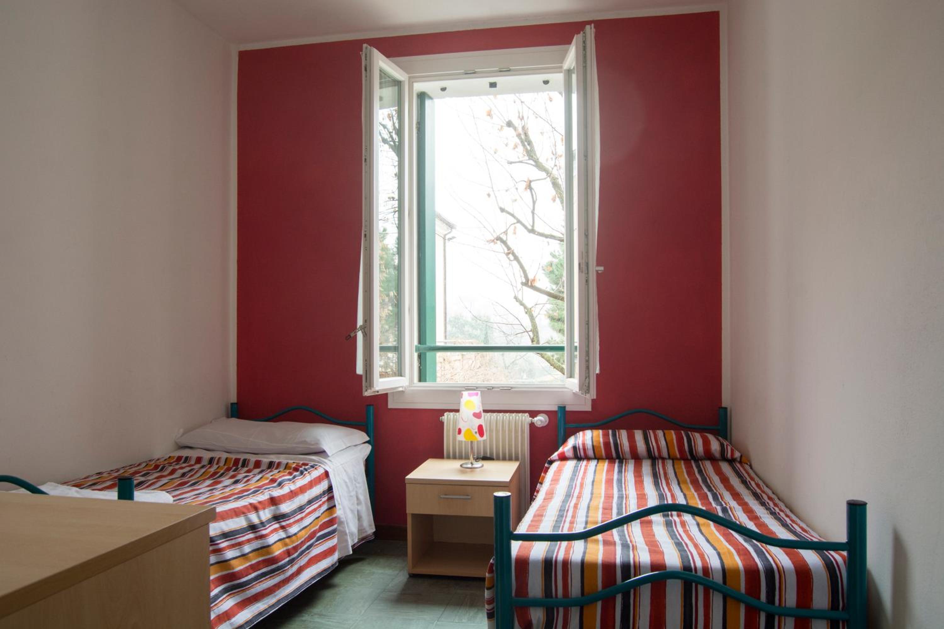 Twin Room with Private Bathroom photo 1