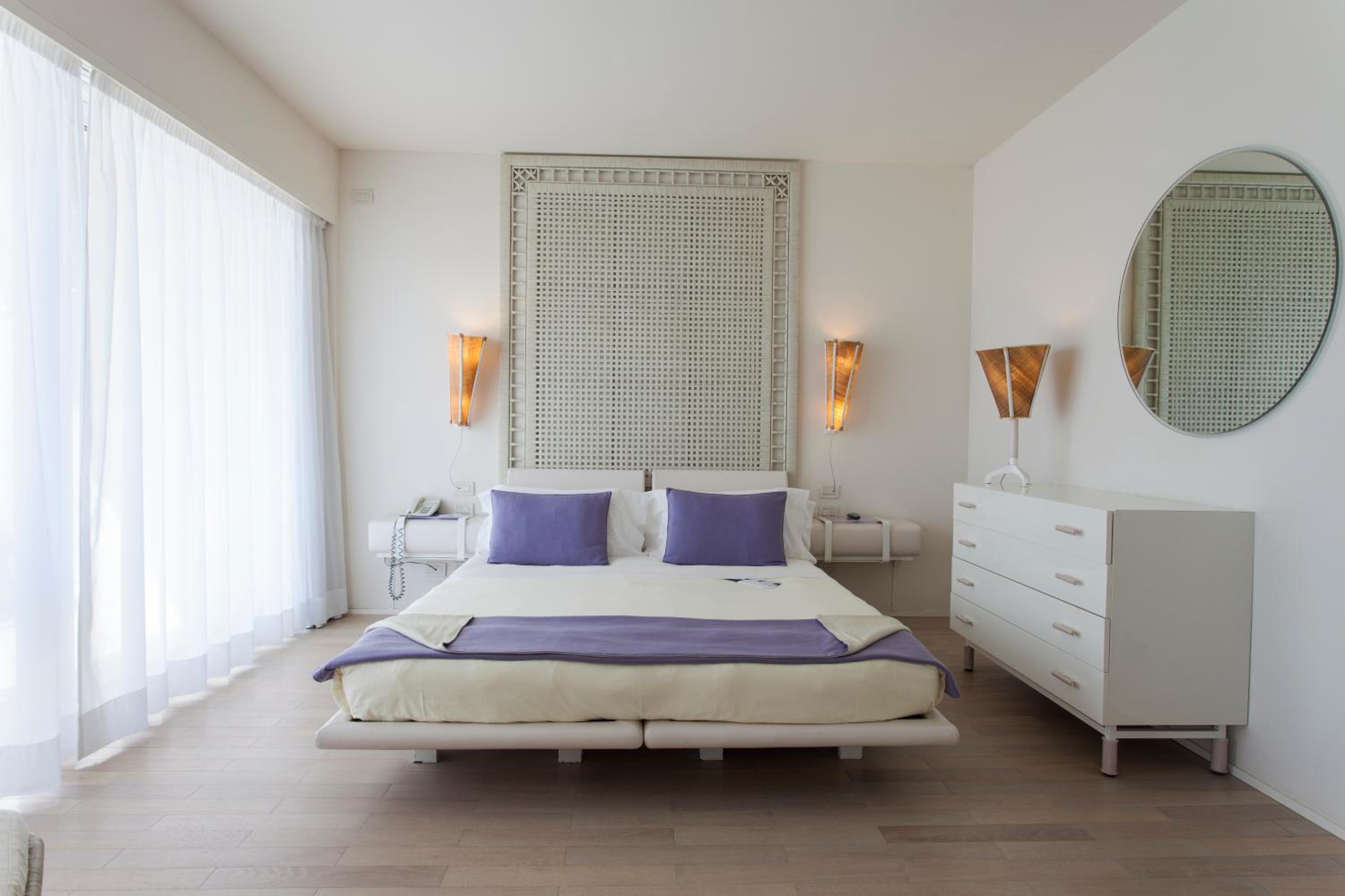 Junior Suite with Sofa Bed - Photo 4