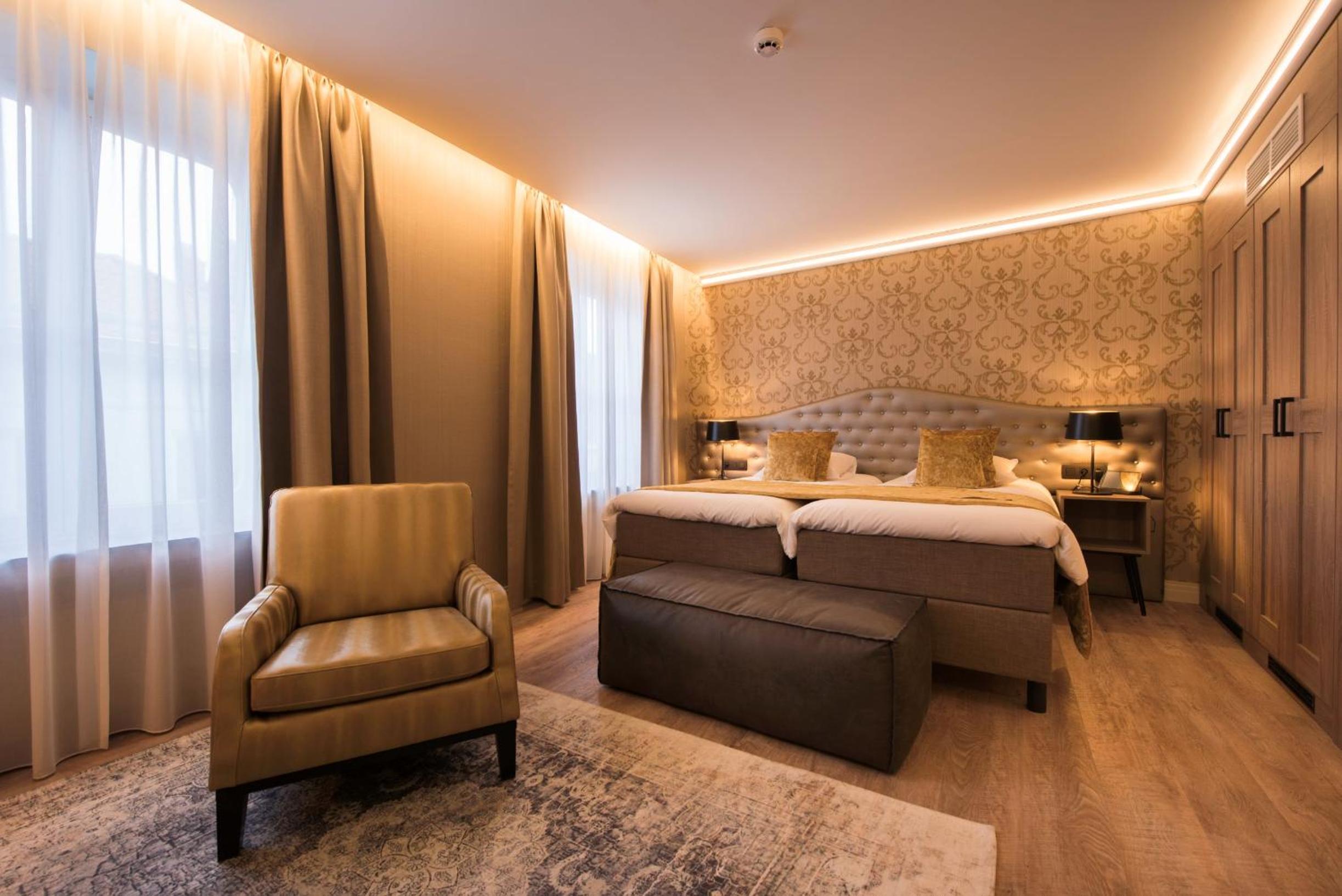 Superior Twin Room - Photo 12