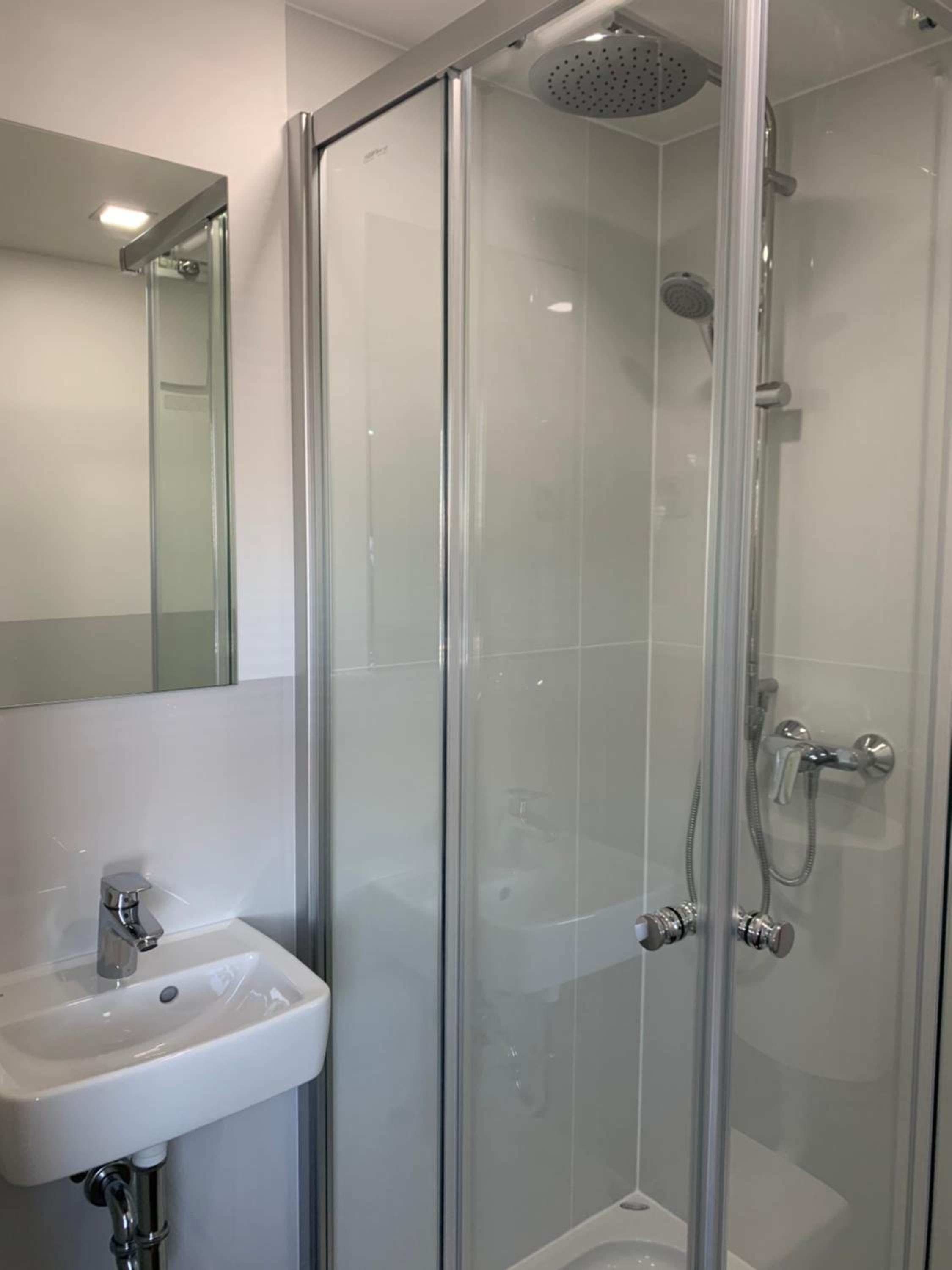 Economy Double or Twin Room photo 3