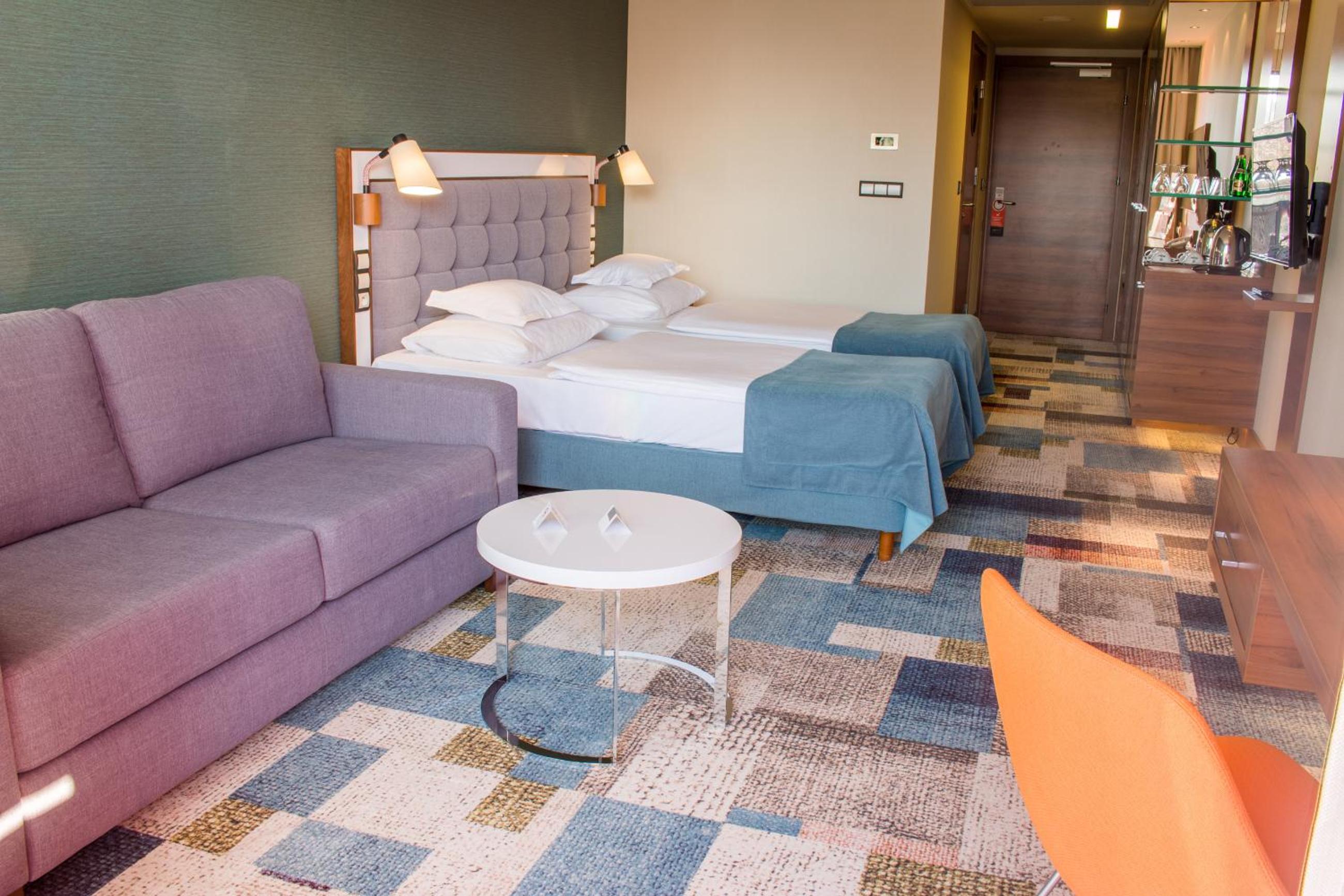 Double or Twin Room with Extra Bed photo 2