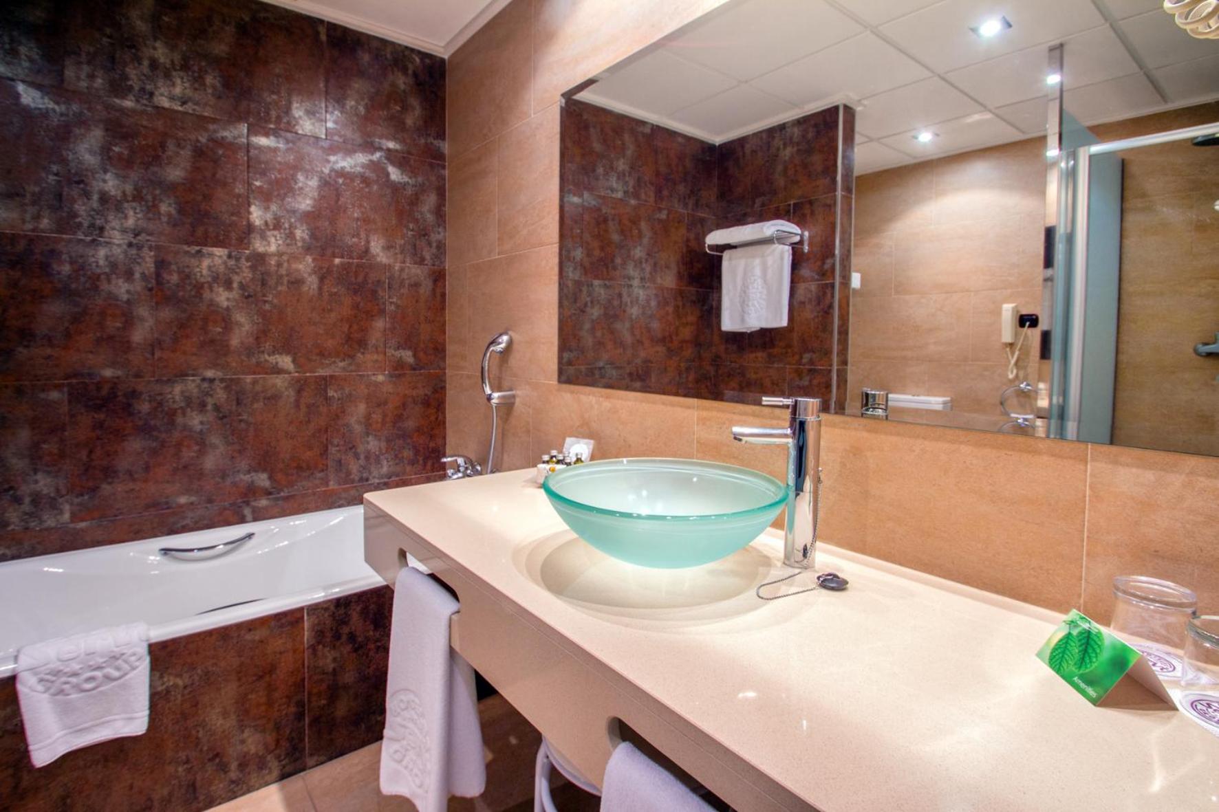 Double or Twin Room photo 3