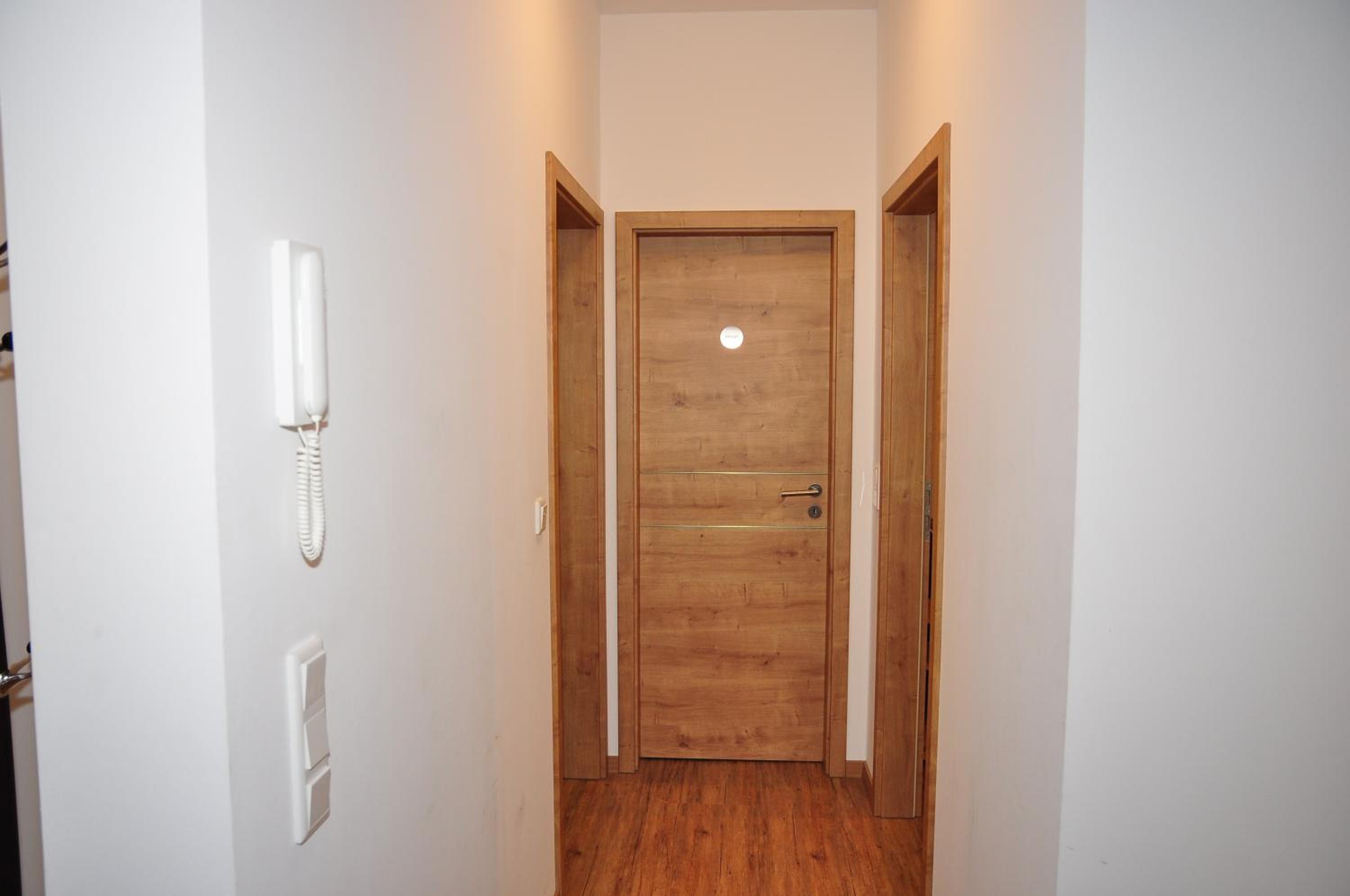 Apartment 3 photo 2