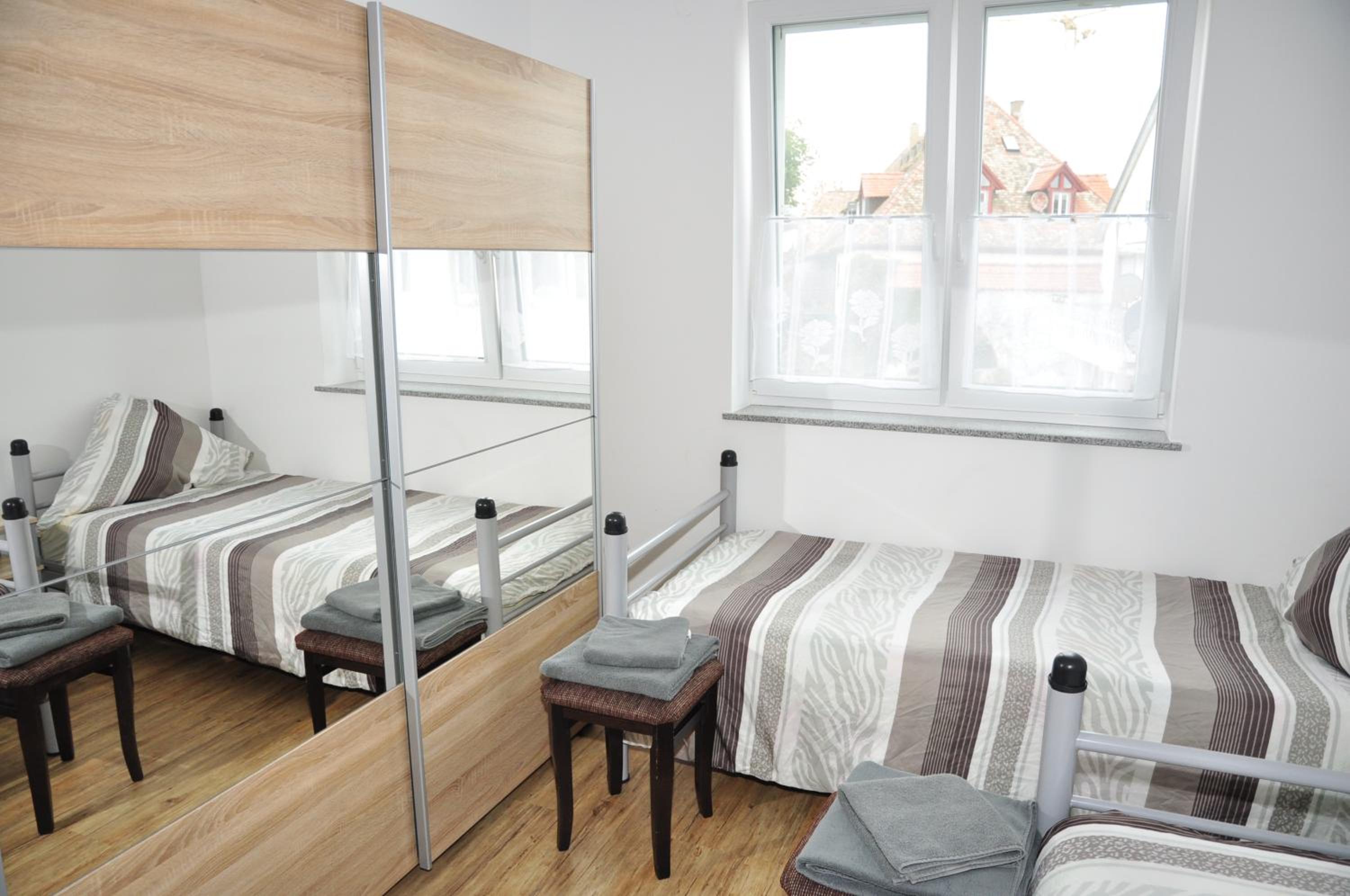 Apartment 4 photo 3
