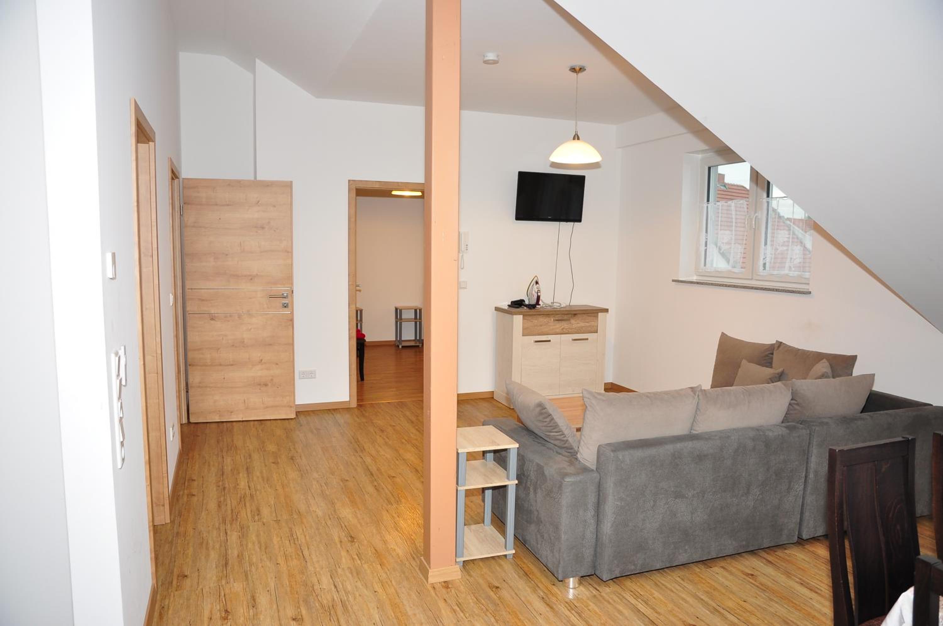Apartment 5 photo 1