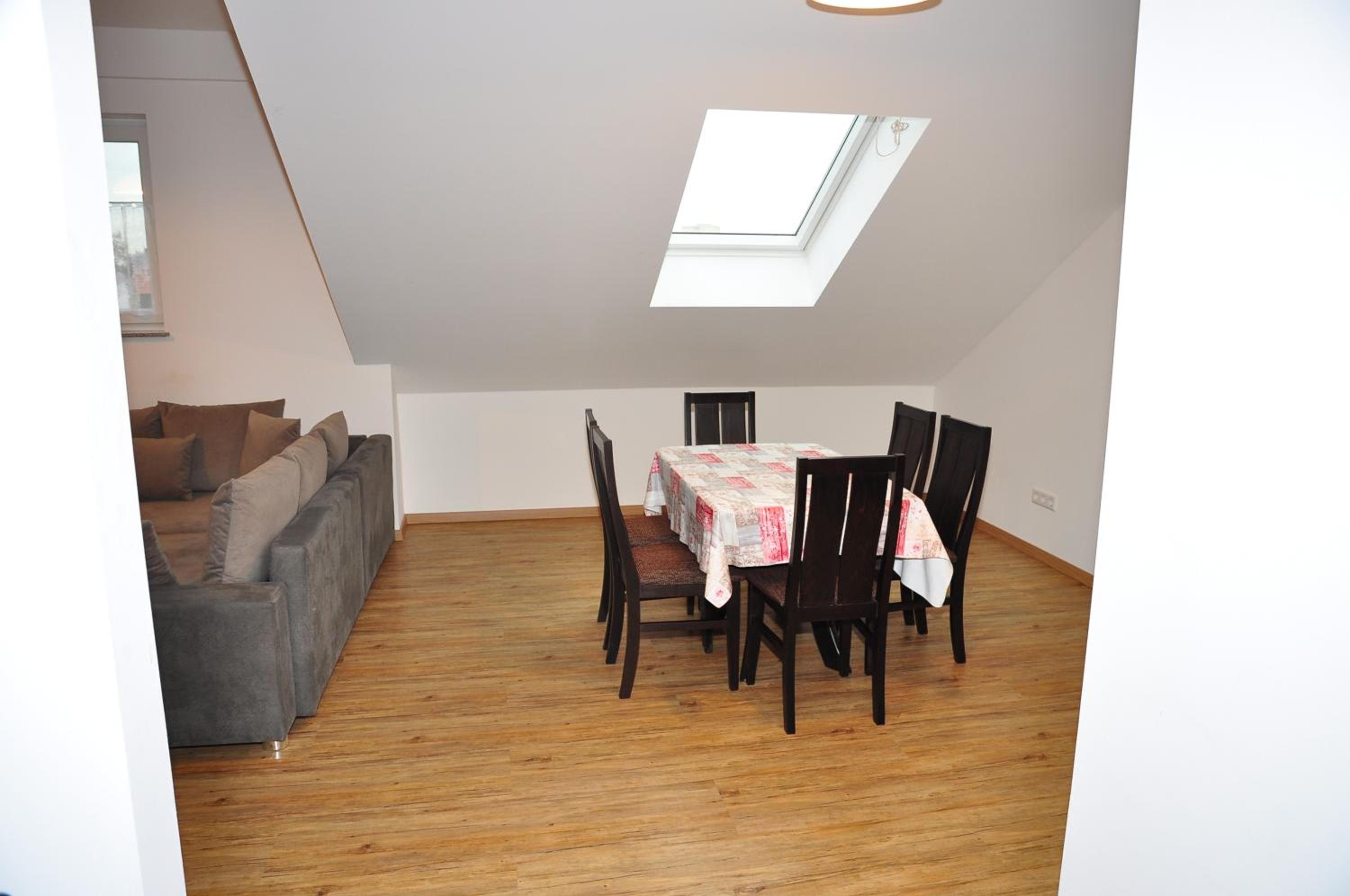 Apartment 5 photo 3