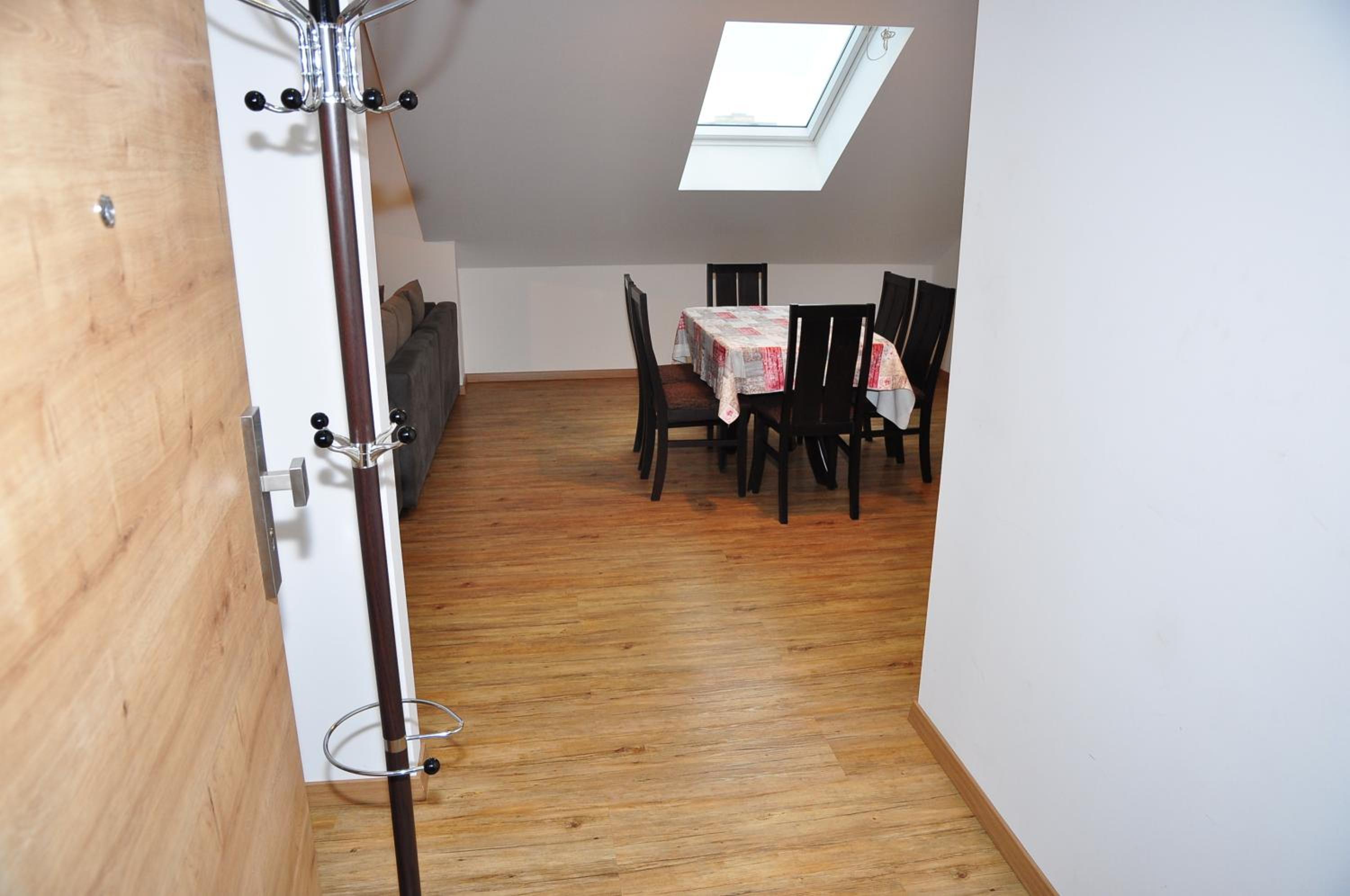 Apartment 5 photo 2