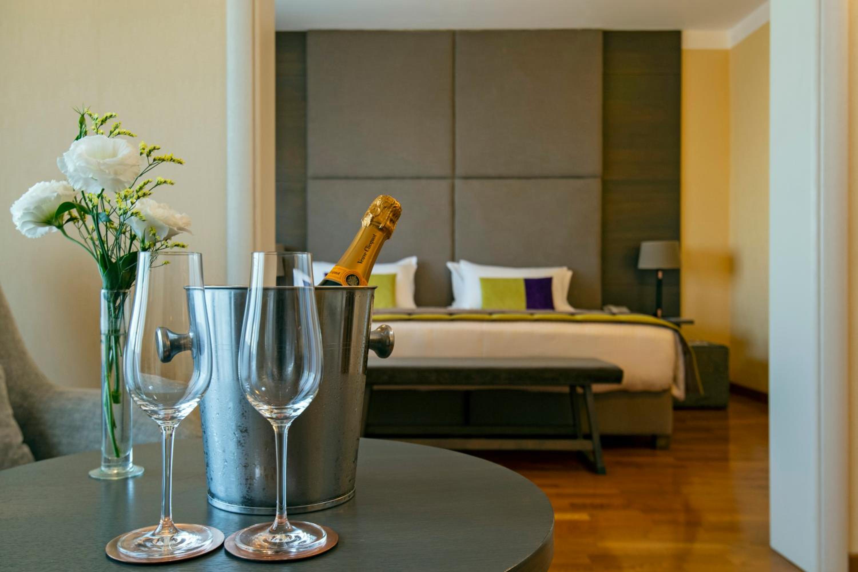 Suite with Balcony thumbnail 5