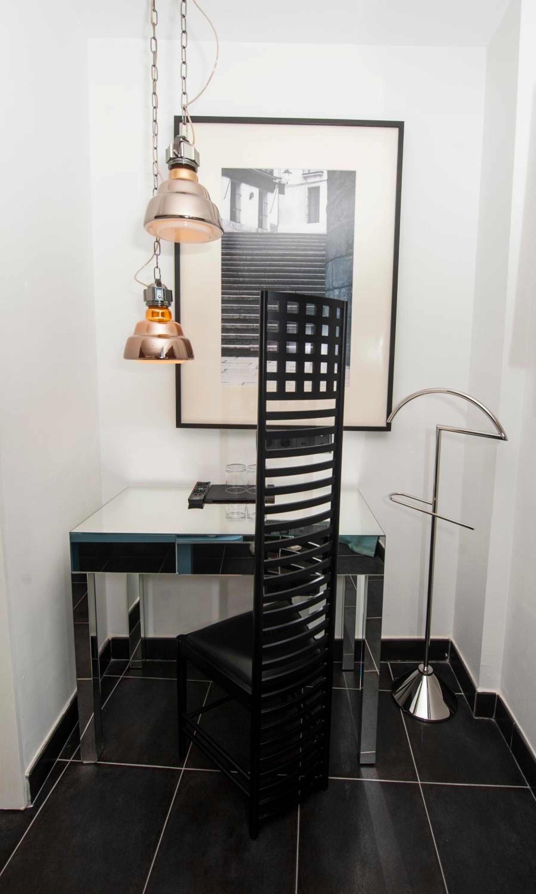 Double Room - Photo 7