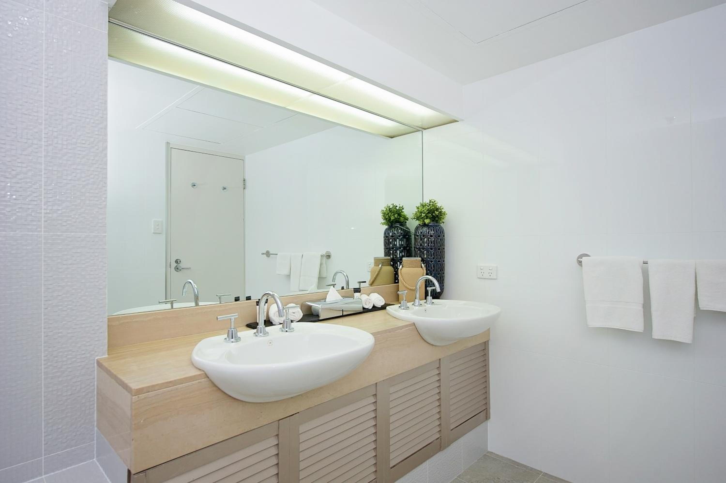 Superior King Room with Ocean View photo 2