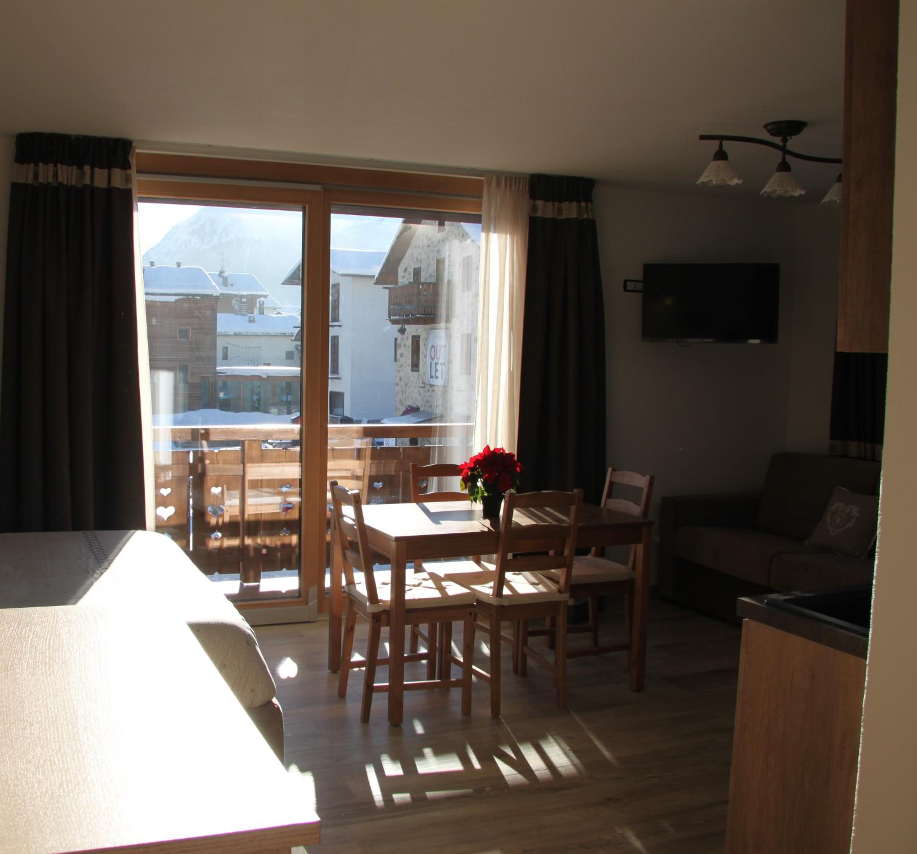 Studio Apartment