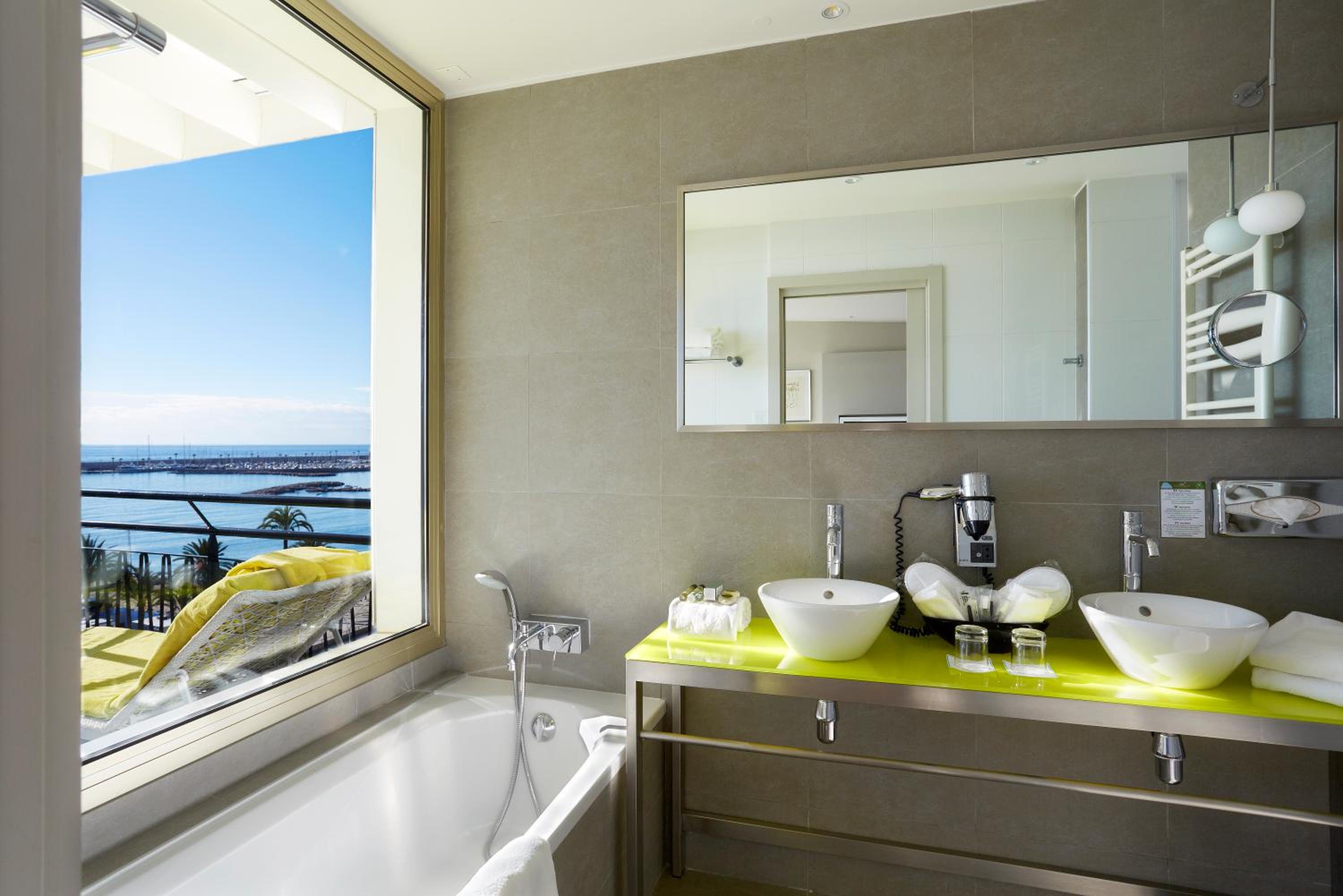 Junior Suite with Ocean View photo 2