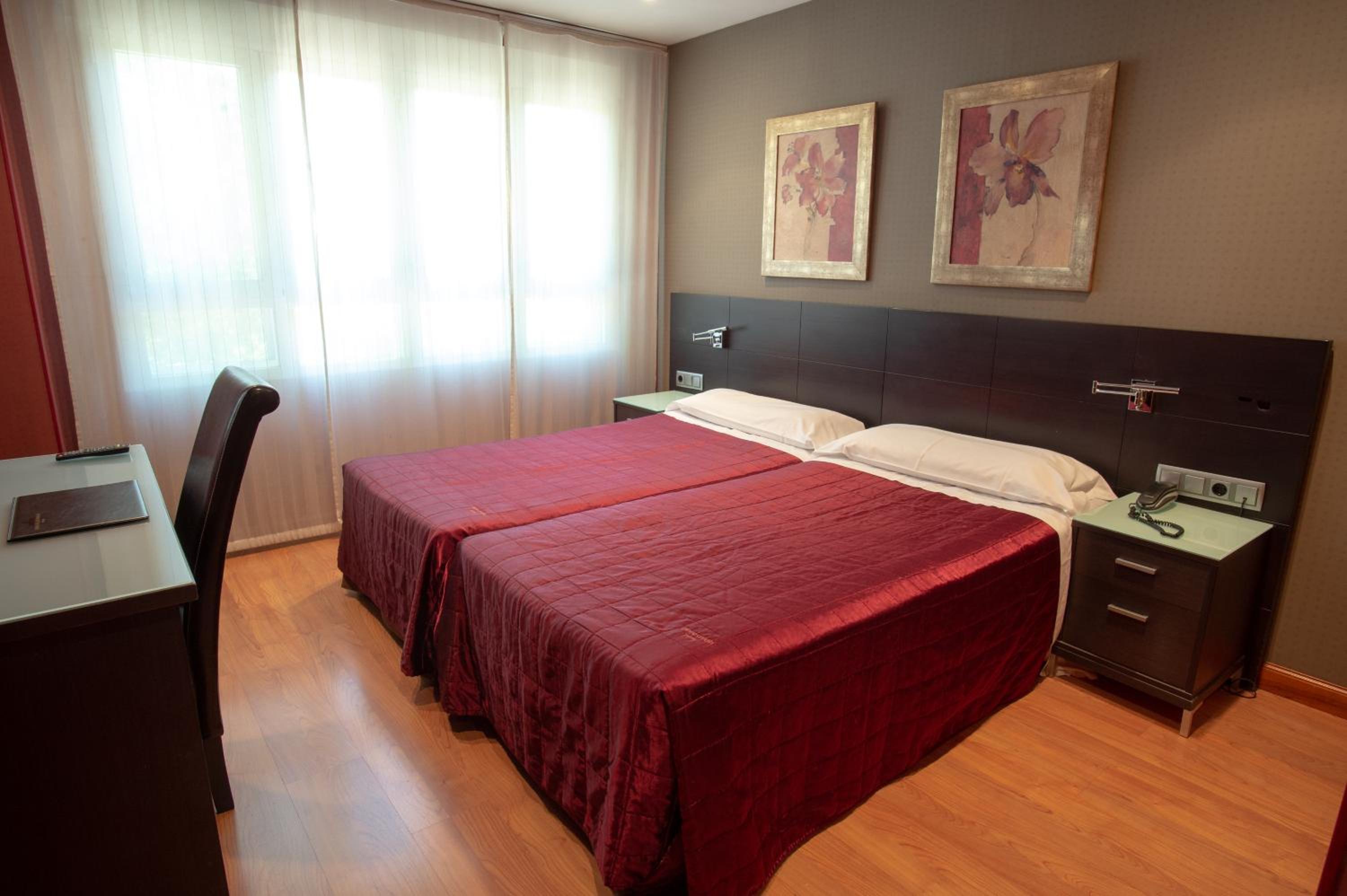 Double or Twin Room - Photo 3
