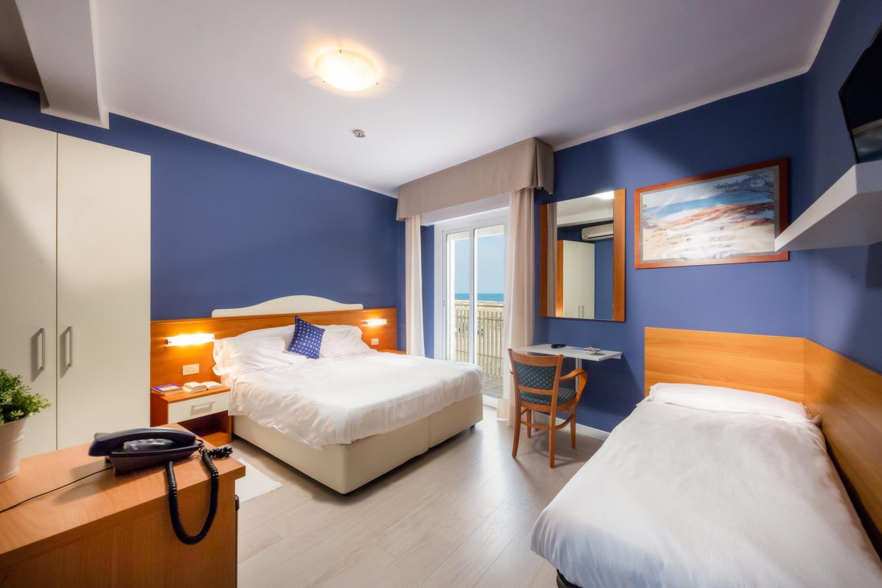 Triple Room with Garden View