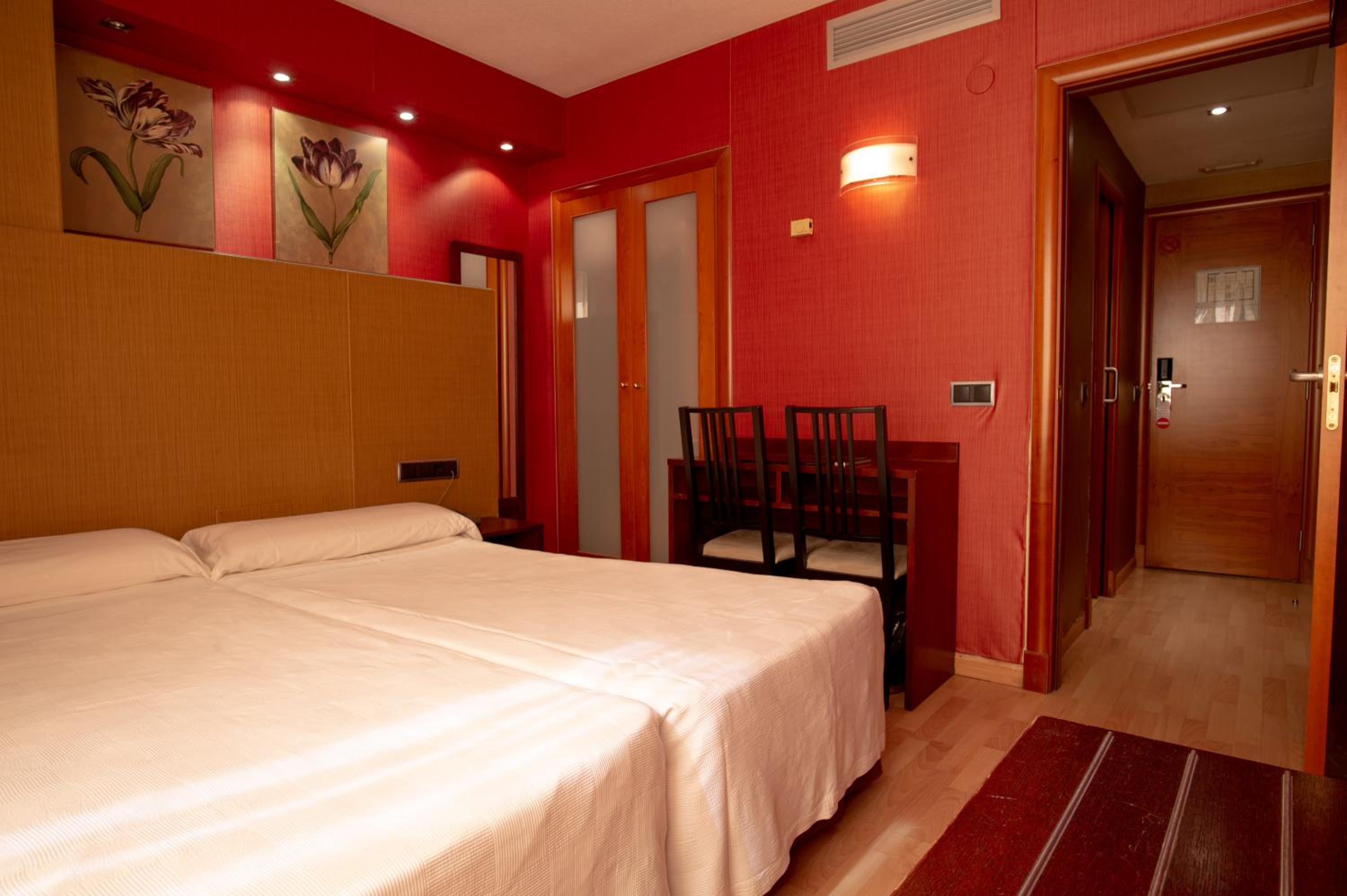 Double or Twin Room - Photo 1