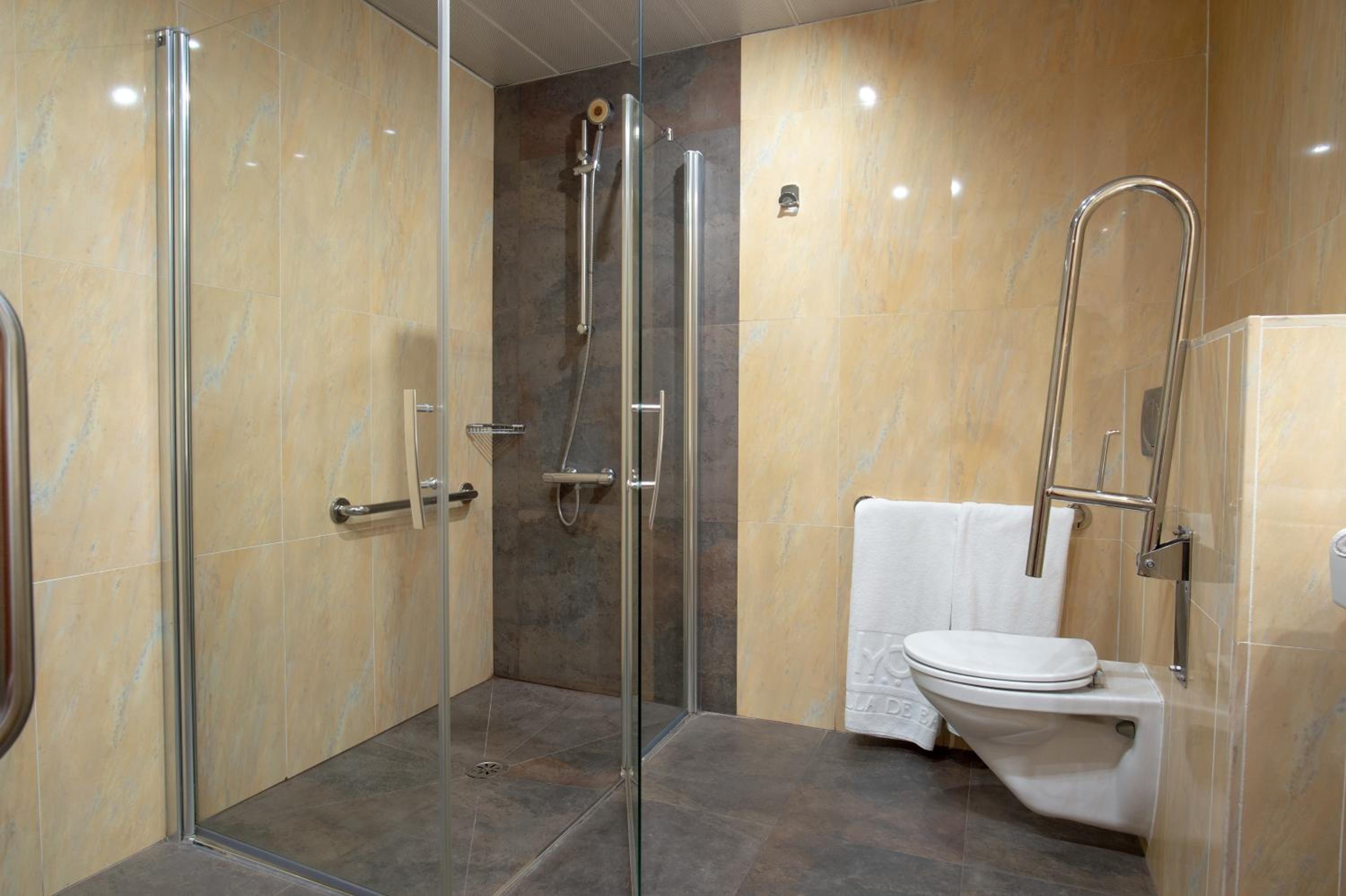 Double or Twin Room with Extra Bed - Photo 3