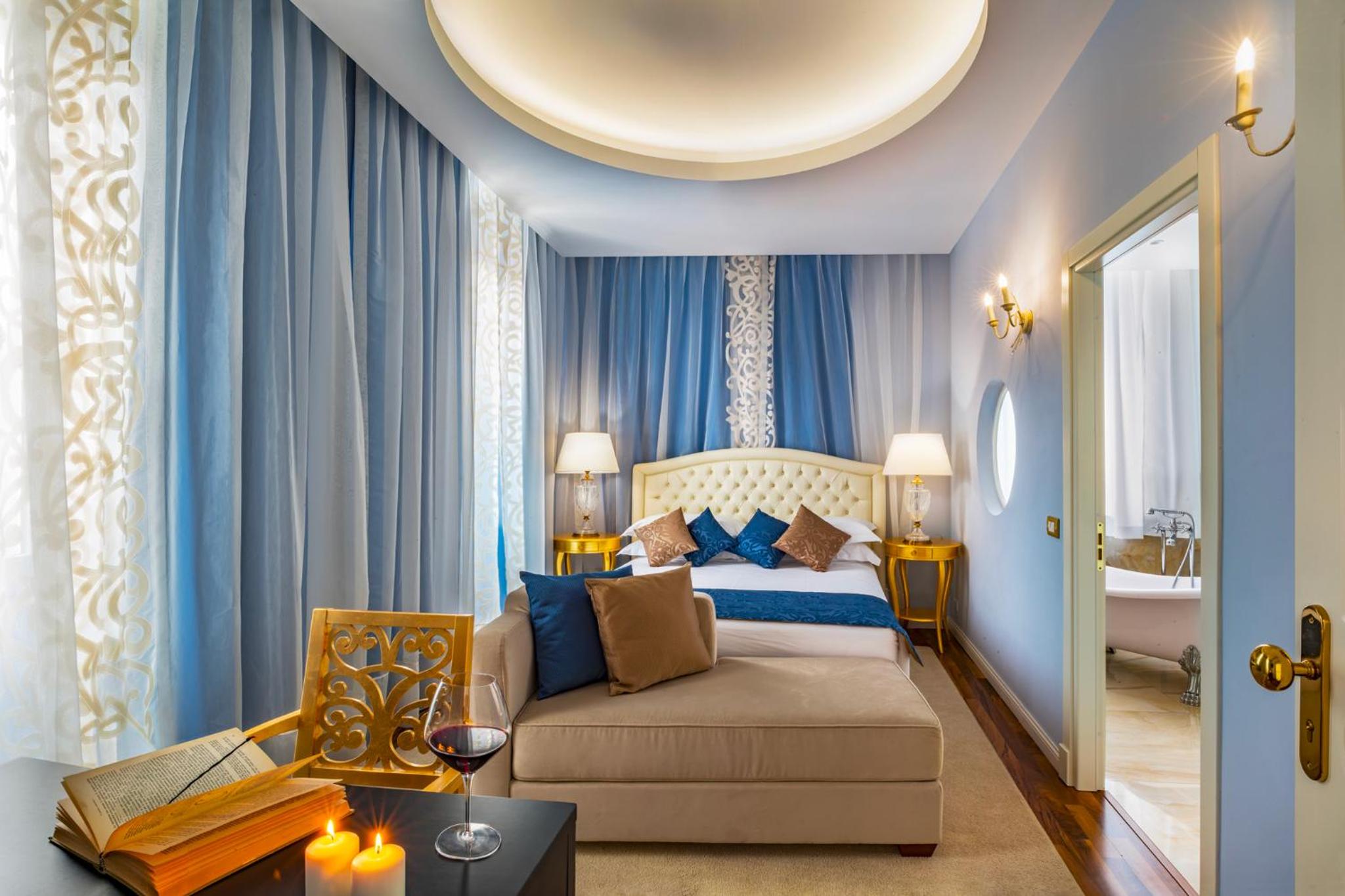 Junior Suite with Spa Access - Photo 1