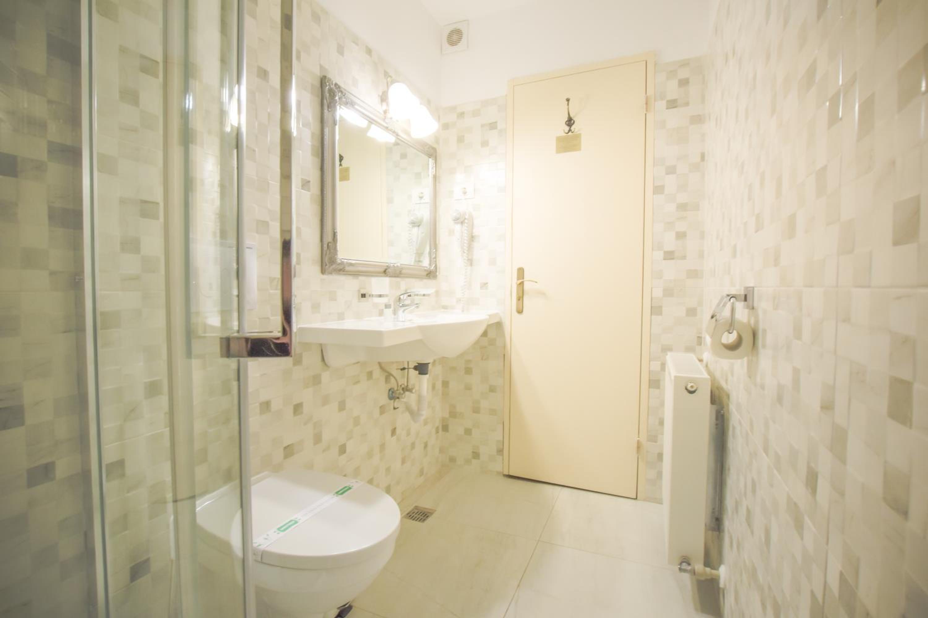 Single Room photo 3