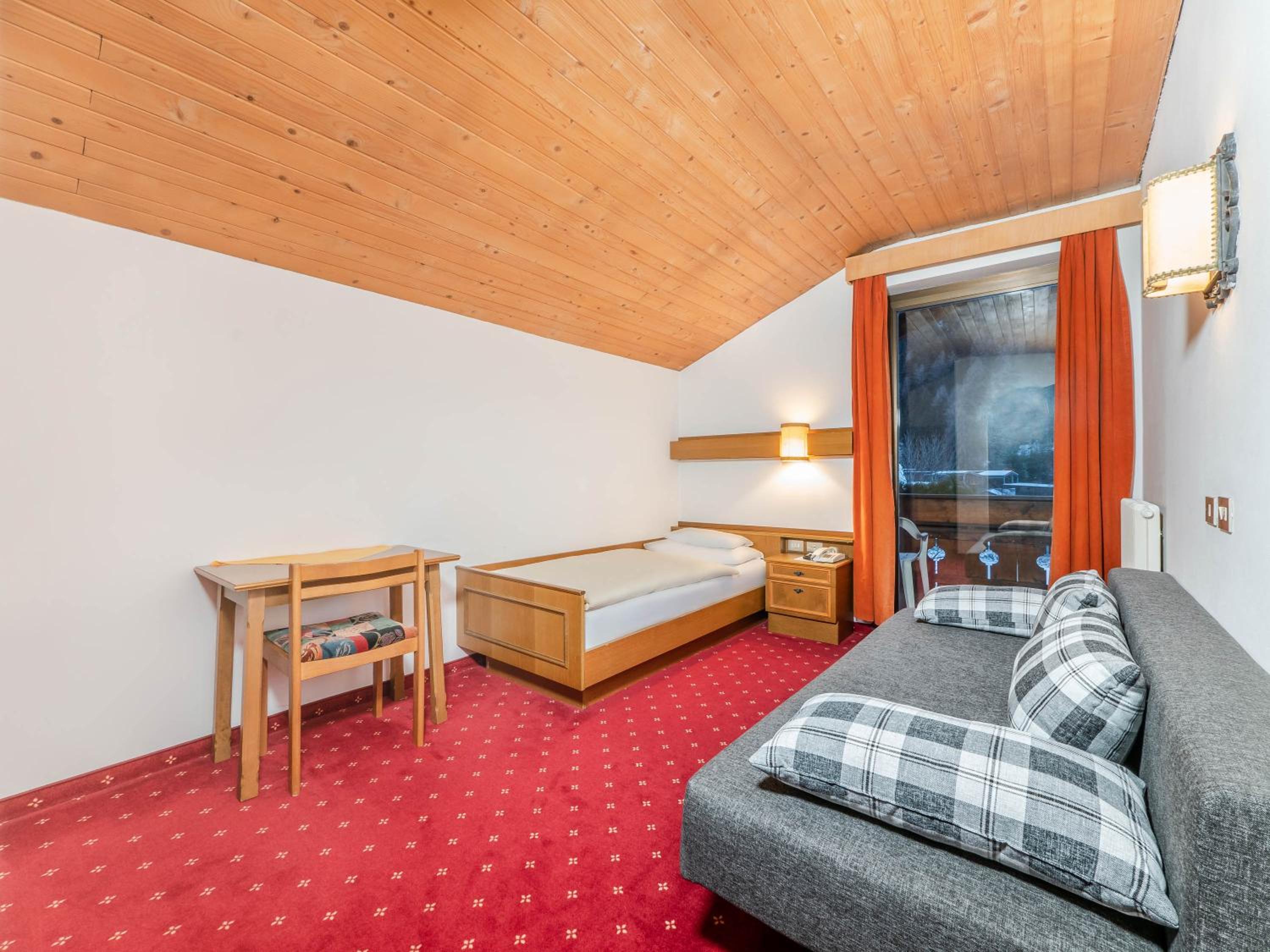 Single Room photo 3