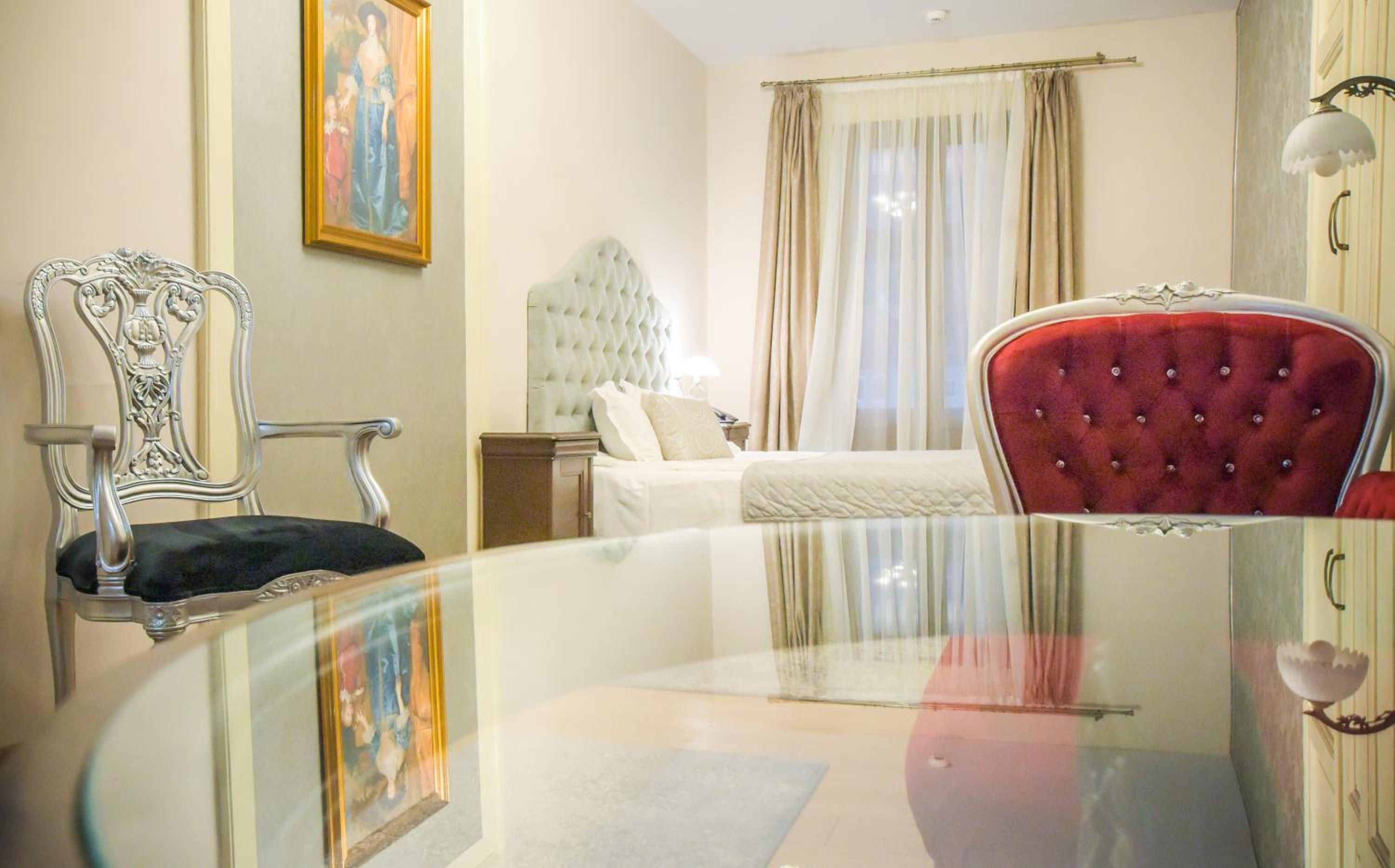 Queen Room photo 3