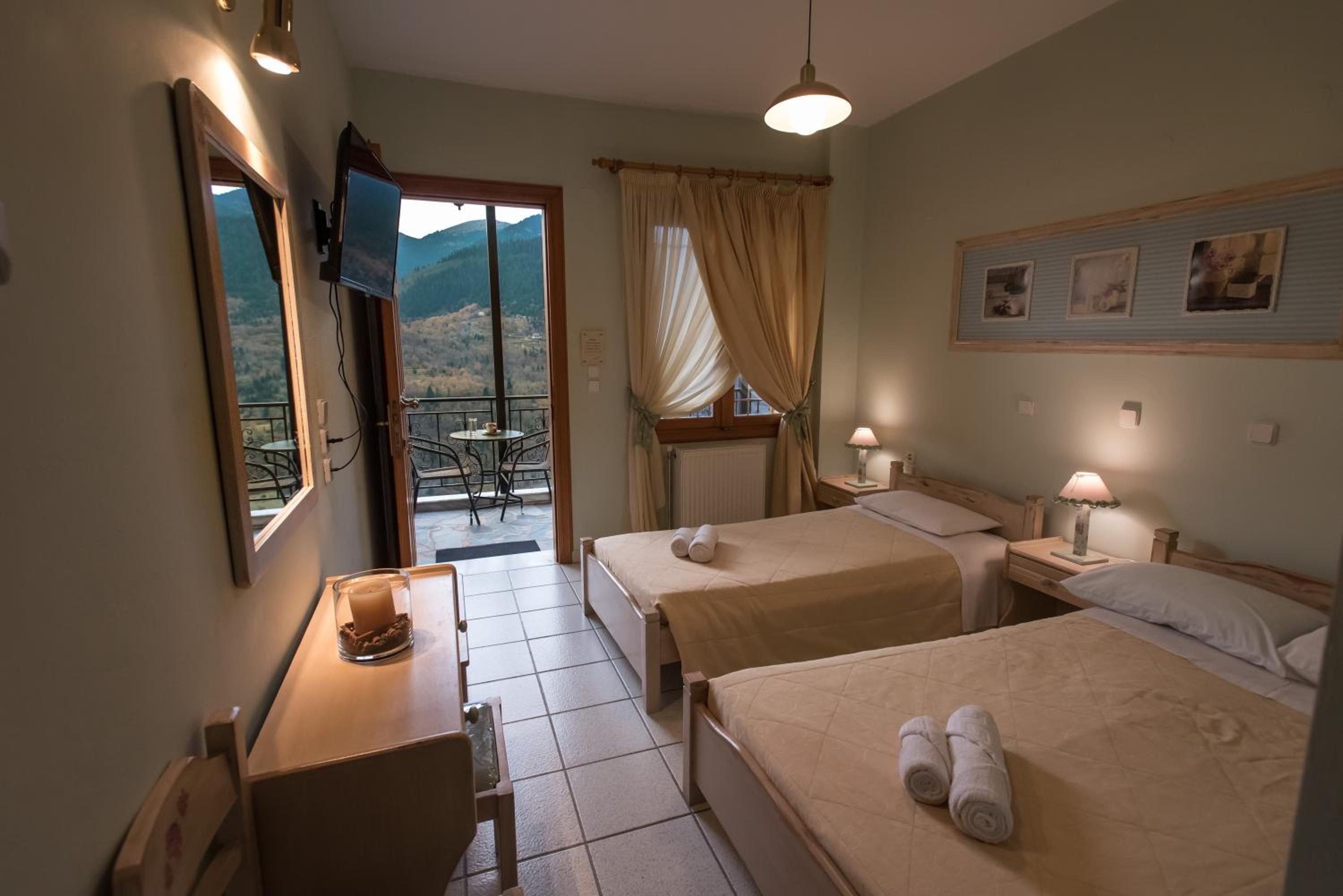 Triple Room with Mountain View photo 1