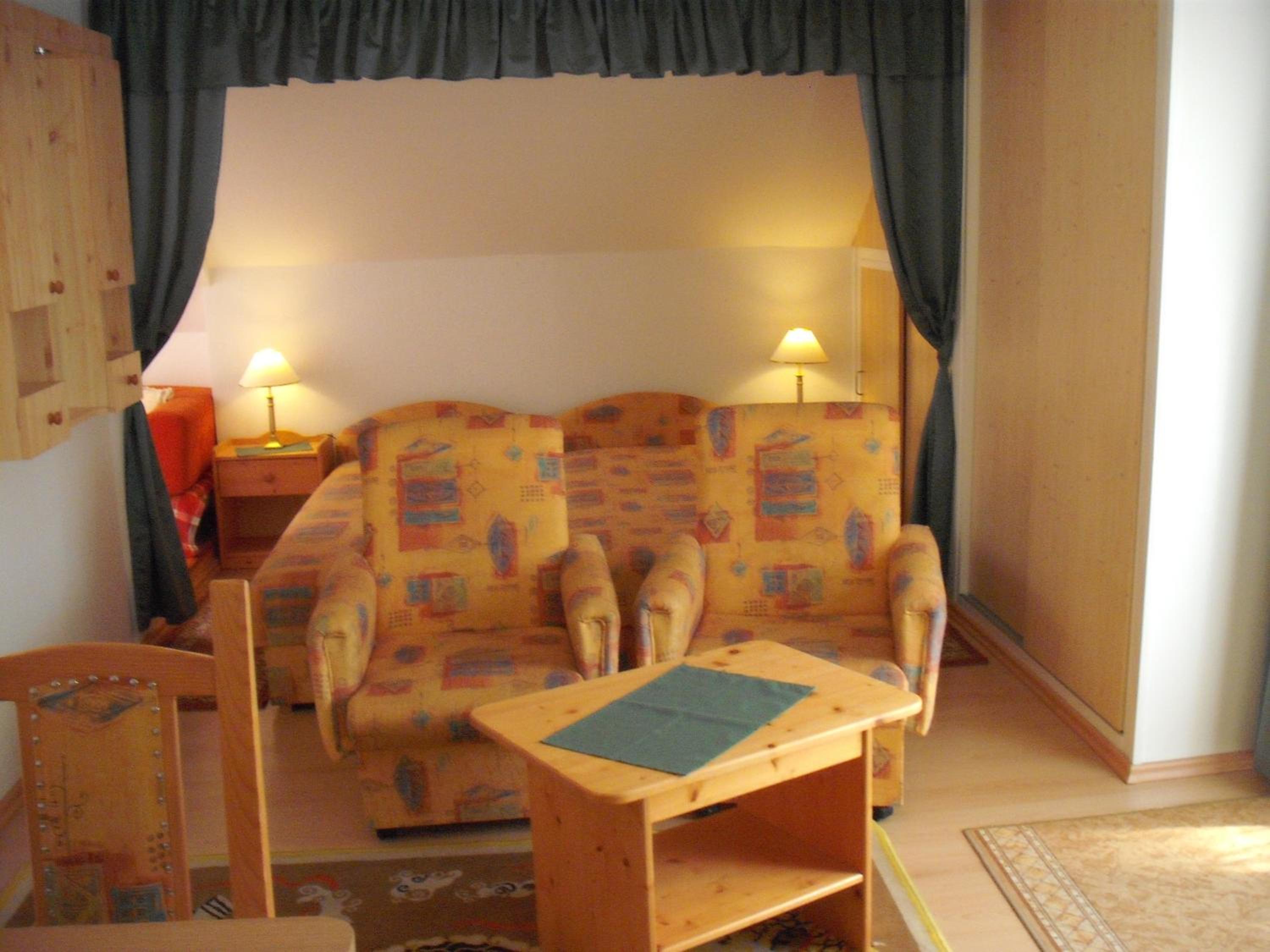 Studio (2 Adults + 2 Children)