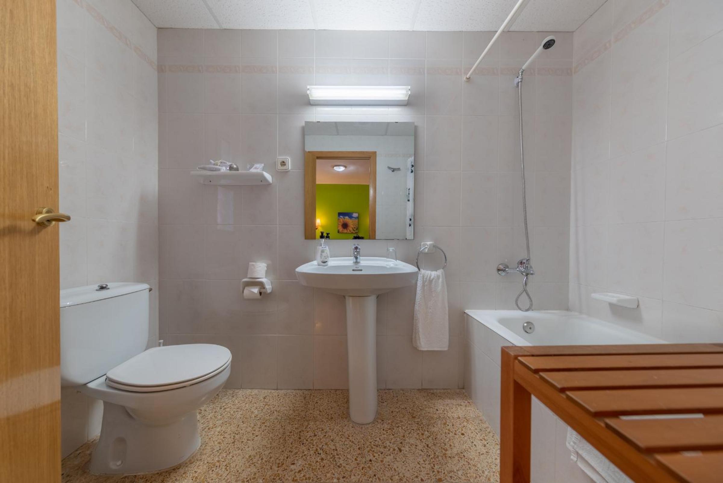 Triple Room - Photo 6