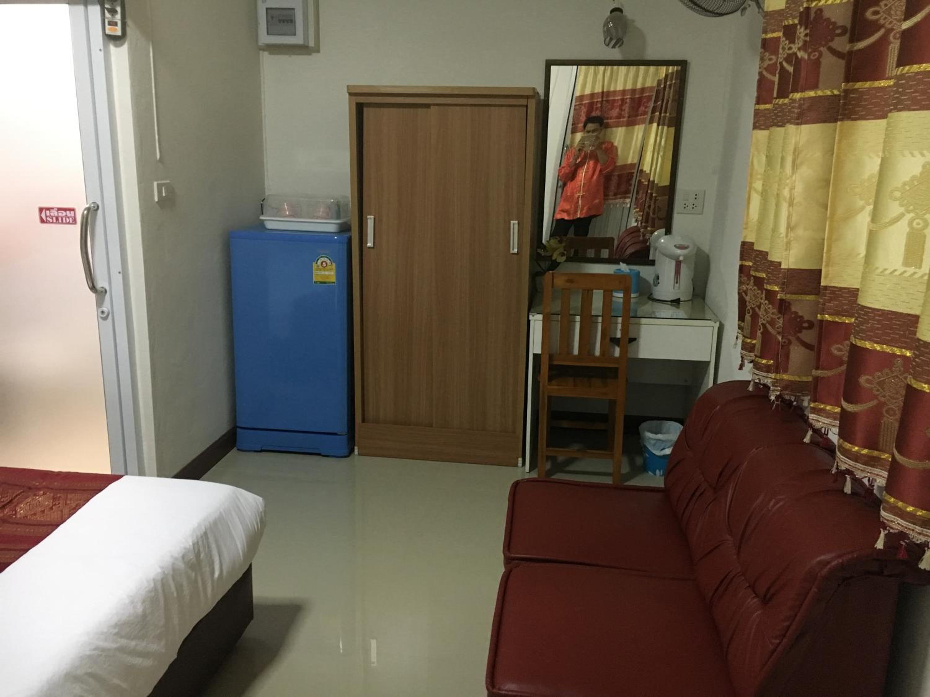 Double or Twin Room with Private Bathroom - Photo 23