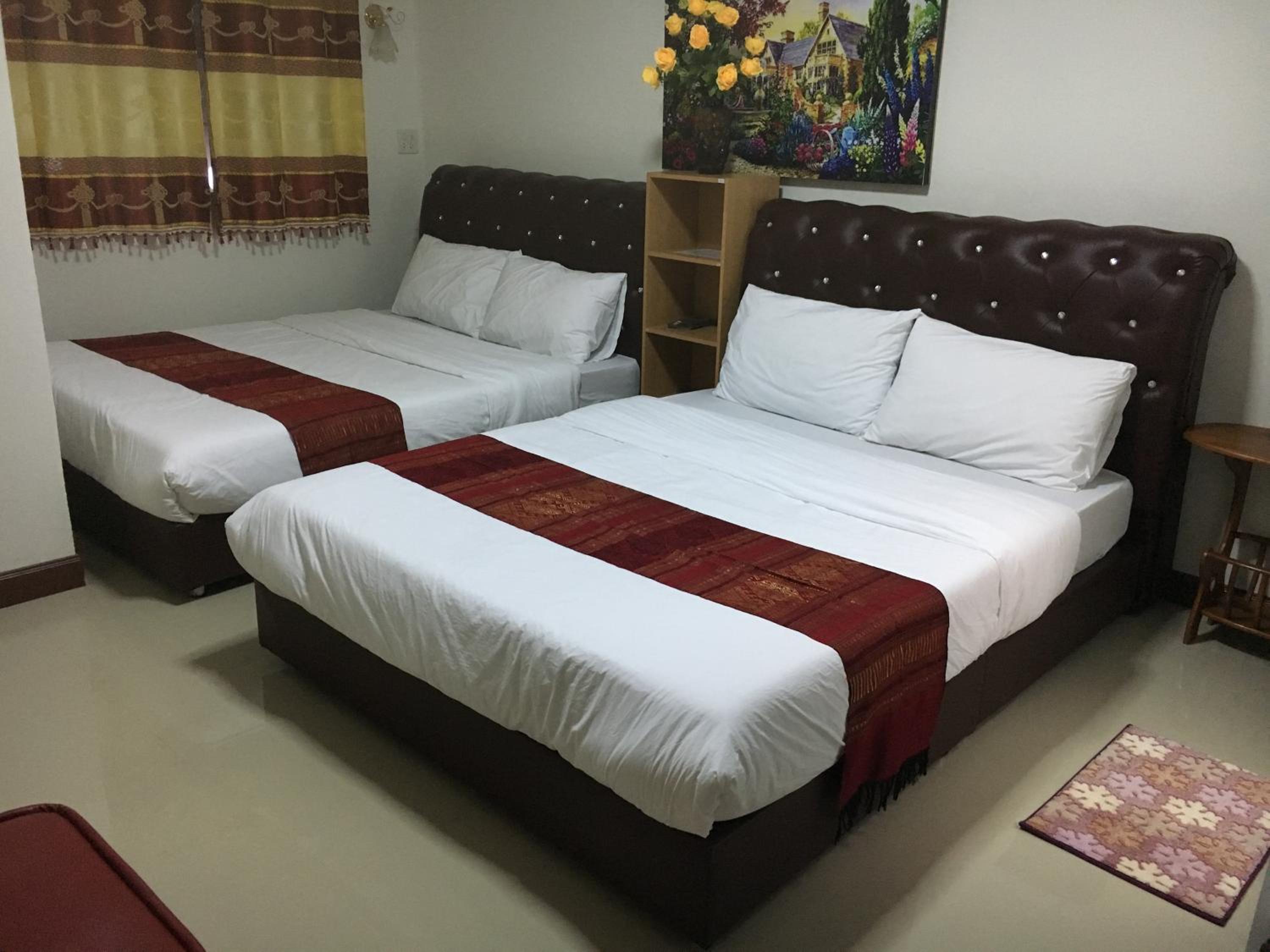 Double or Twin Room with Private Bathroom - Photo 24
