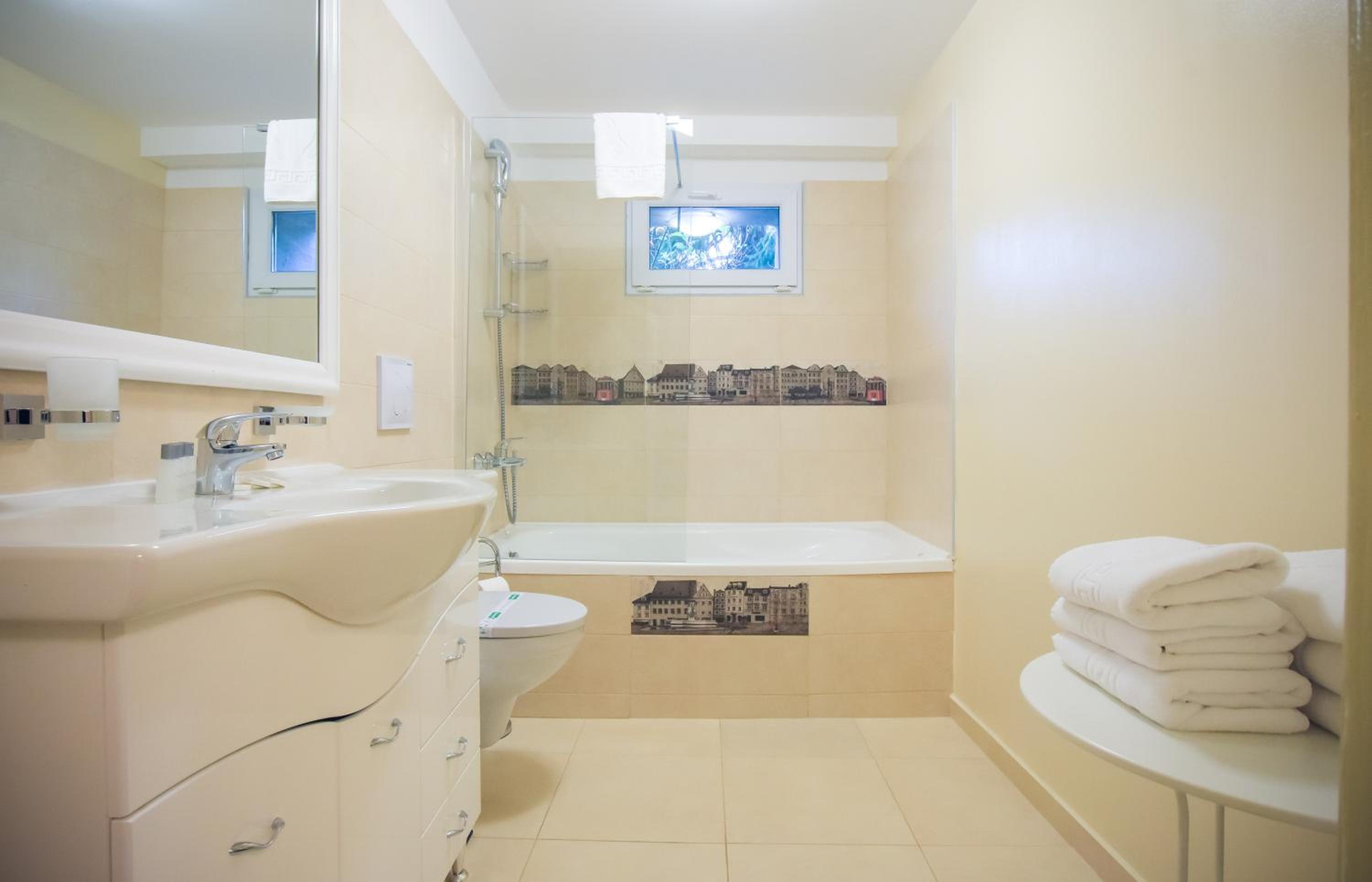 Deluxe Suite photo 3
