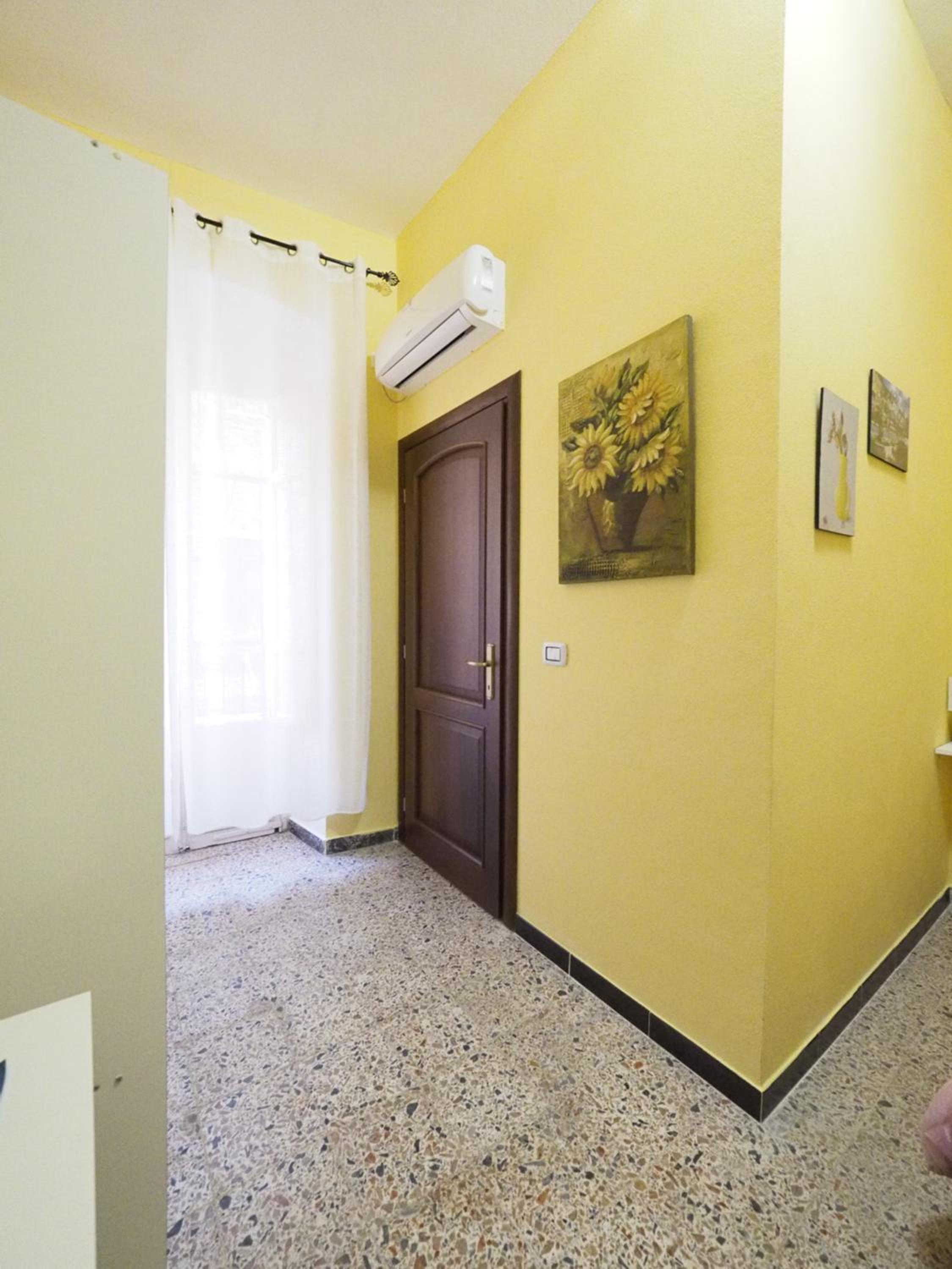 Double Room with Private Bathroom - Photo 1