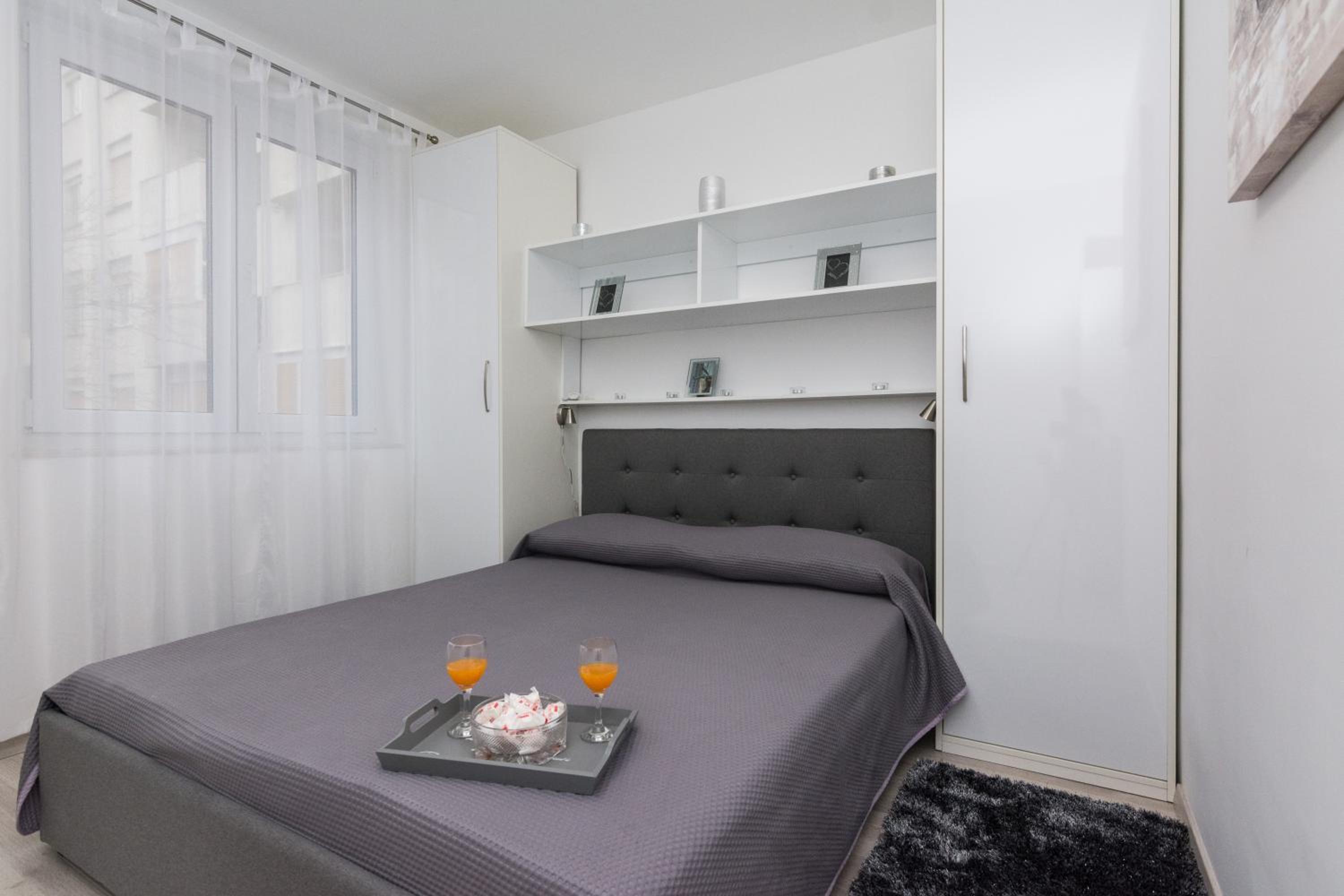 One-Bedroom Apartment - Photo 4