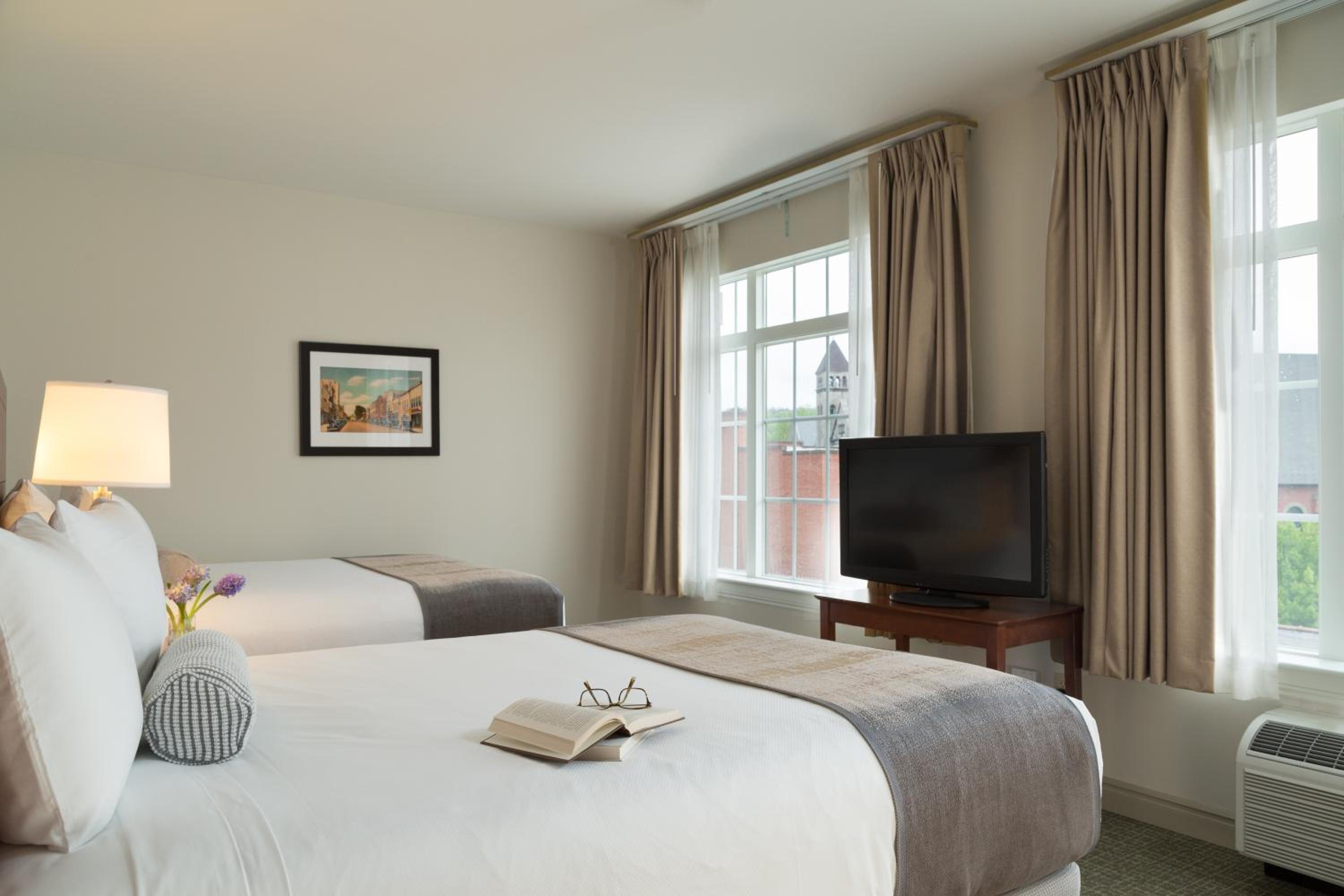 Queen Suite photo 1