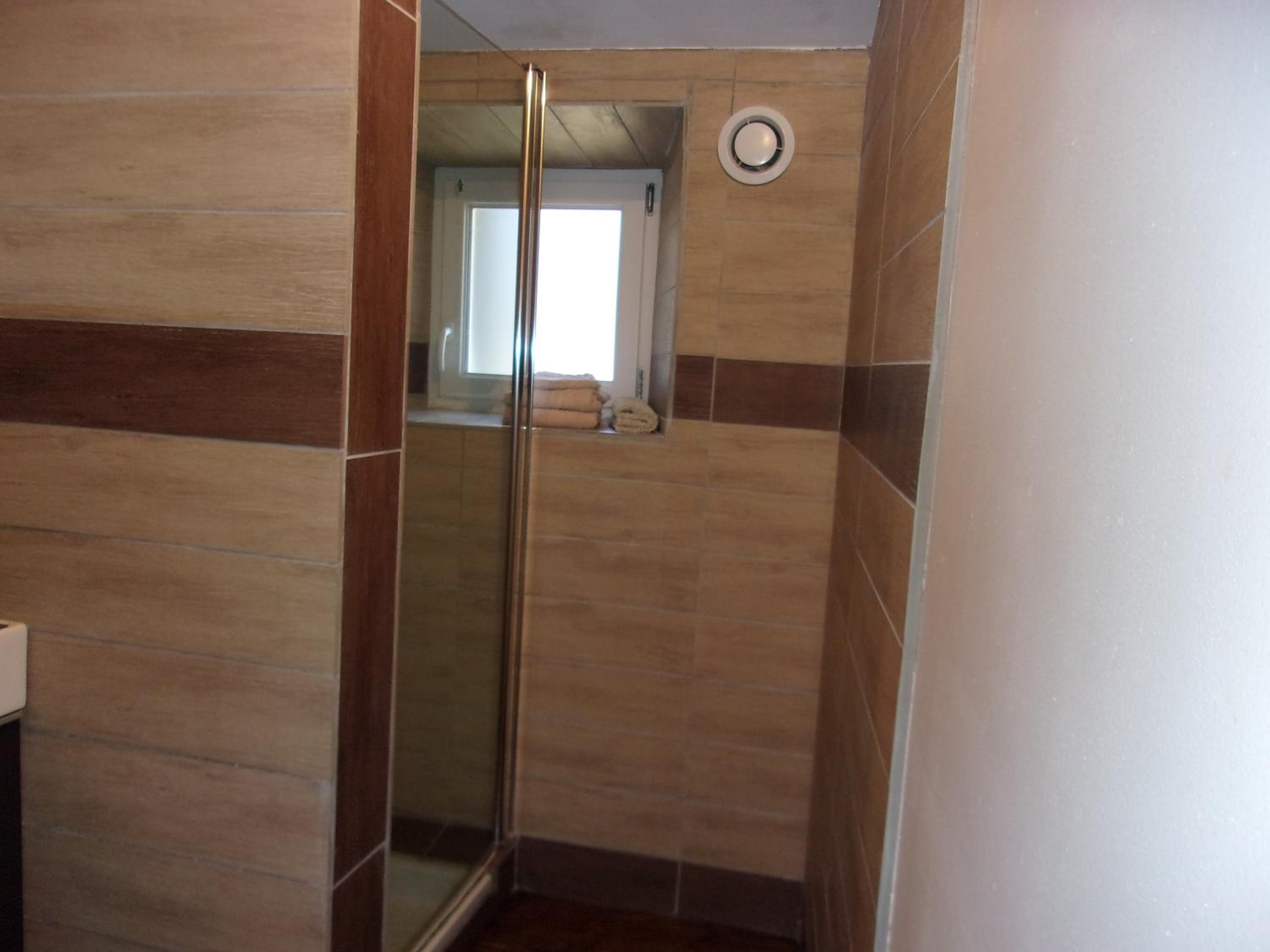 One-Bedroom Apartment - Photo 15