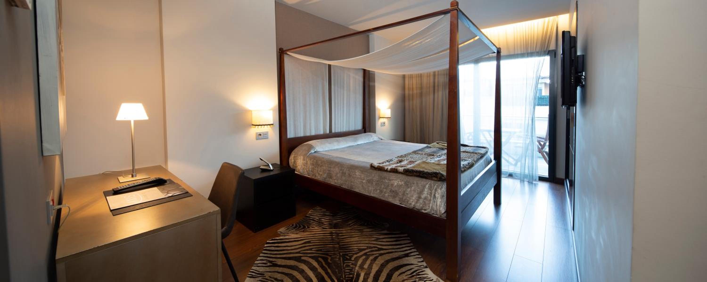 Double or Twin Room with Terrace - Photo 1