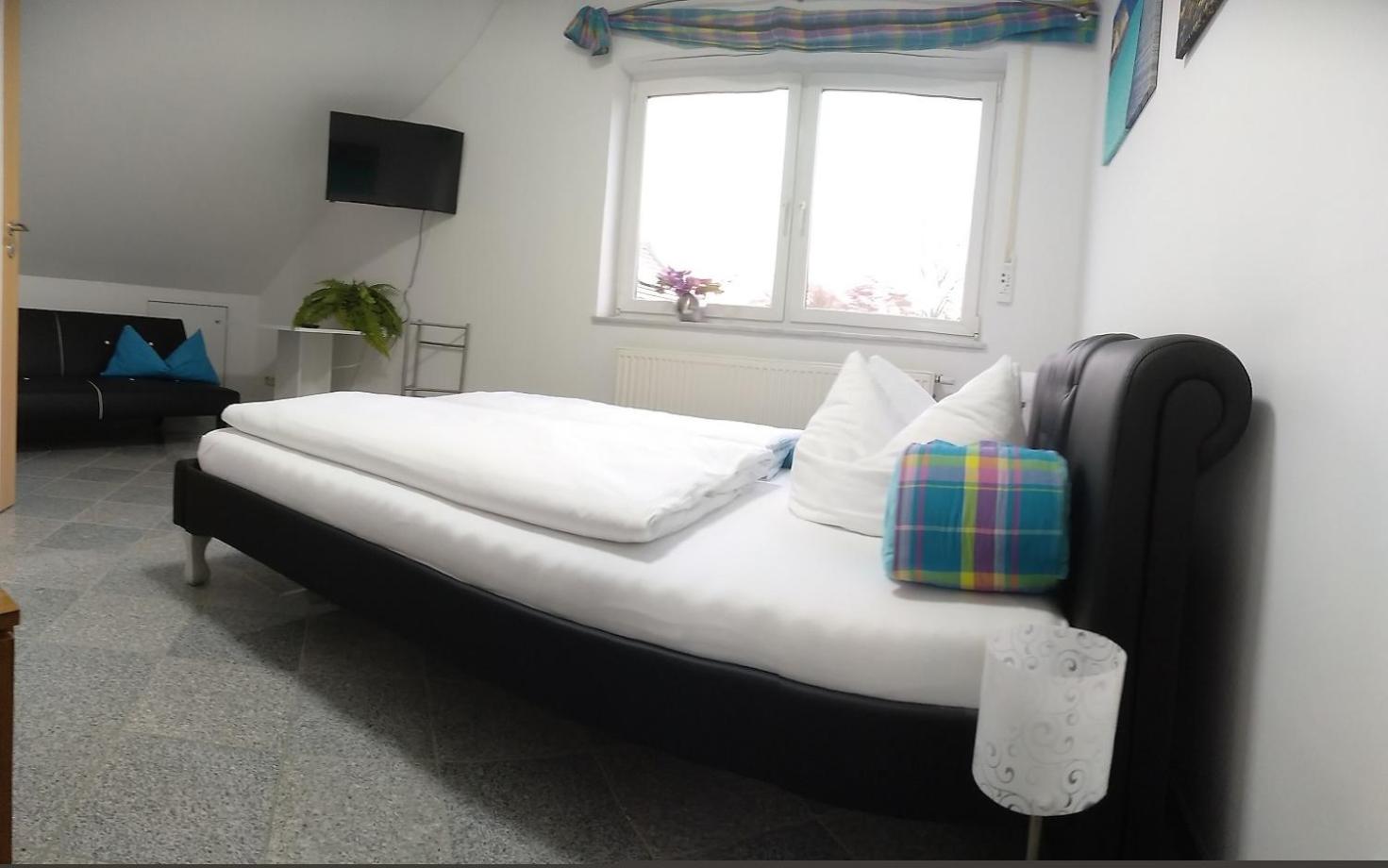 Four-Bedroom House - Photo 3