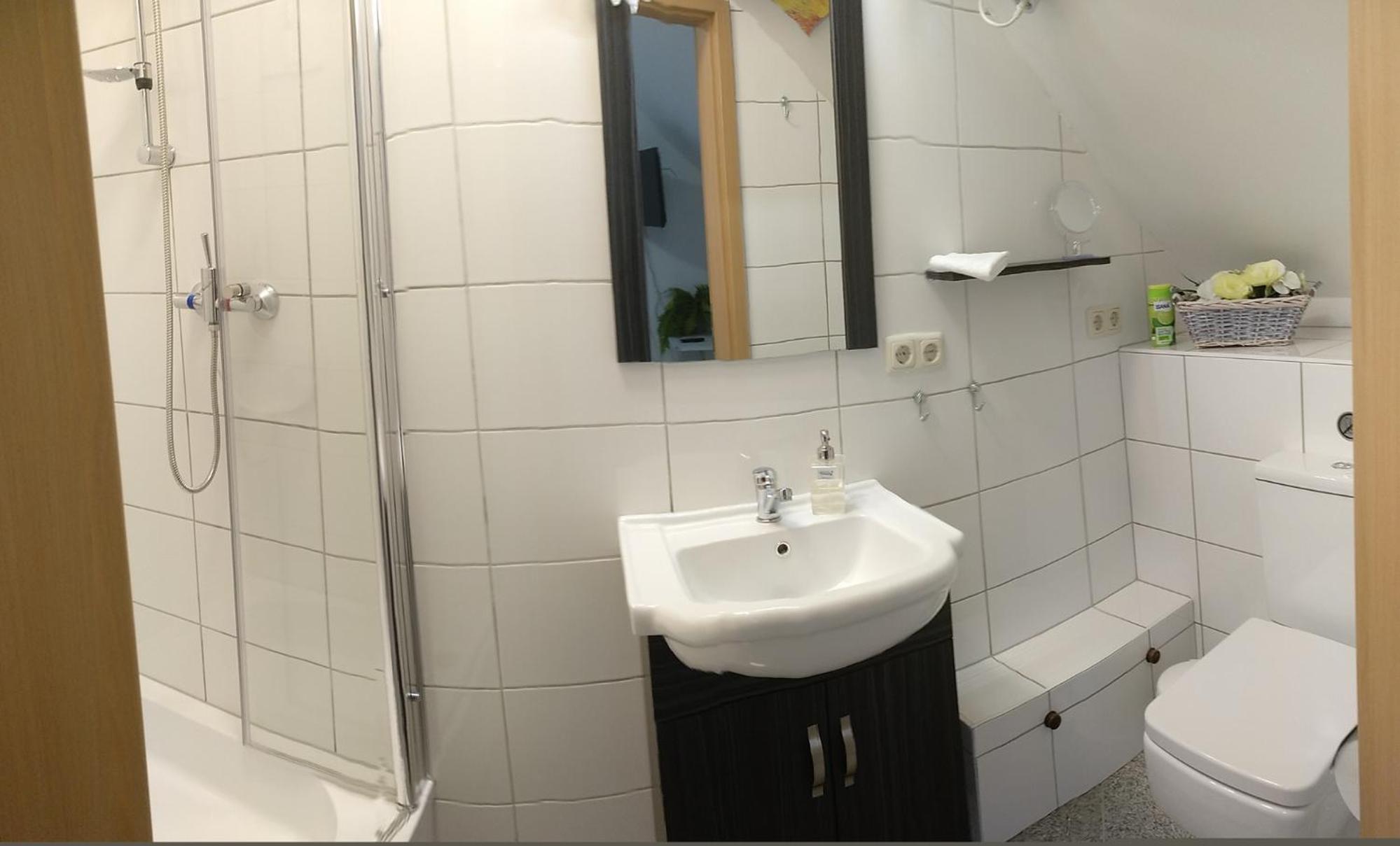 Four-Bedroom House - Photo 2