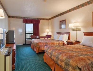 Queen Room with Two Queen Beds - Smoking - Photo 1