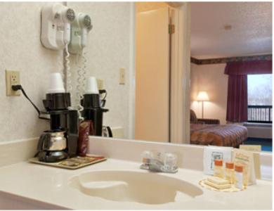 Standard King Room - Smoking - Photo 12