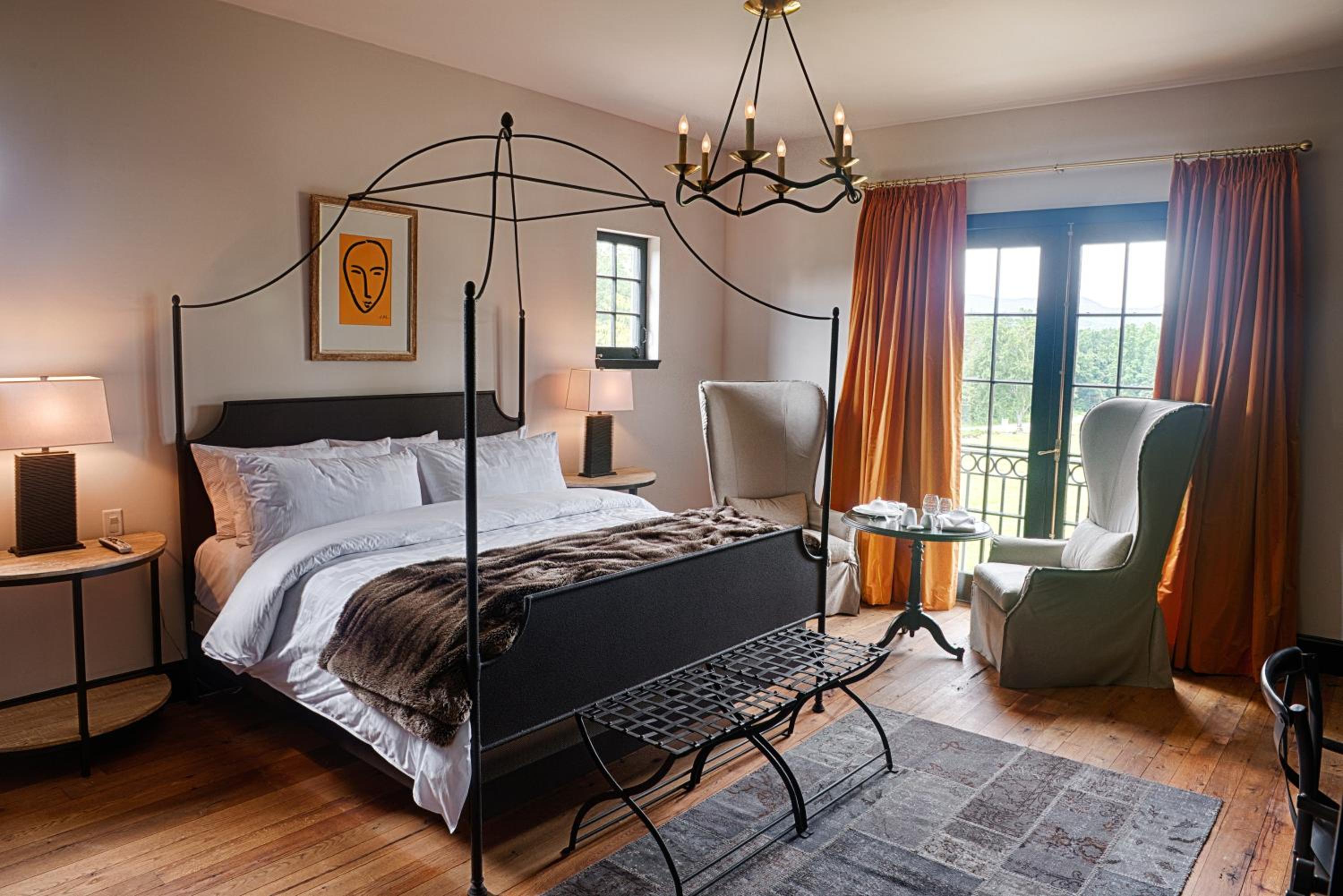 Deluxe King Room photo 2